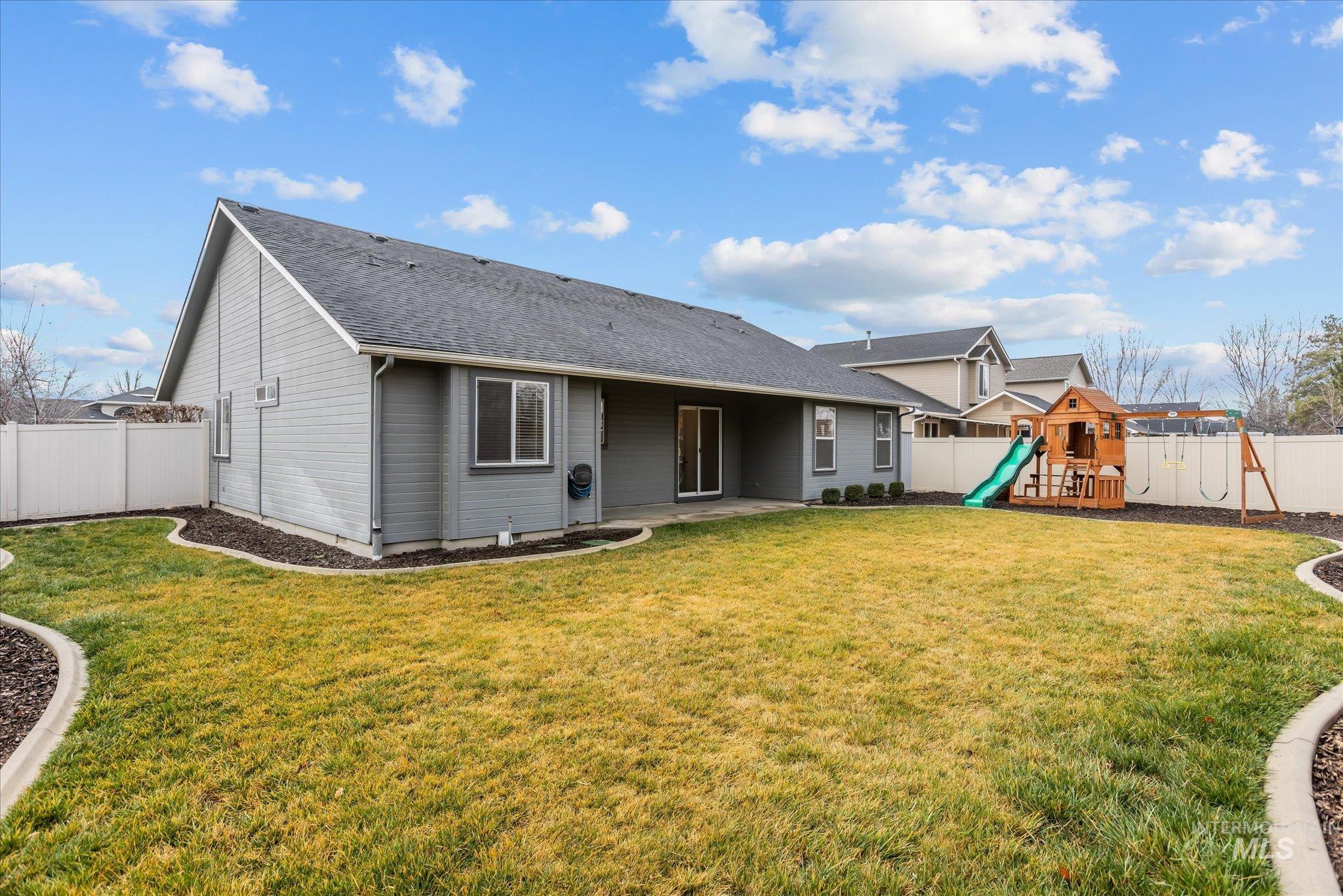 16969 N Denemere Loop Pl., Nampa, Idaho 83687, 3 Bedrooms, 2 Bathrooms, Residential For Sale, Price $399,000,MLS 98977174