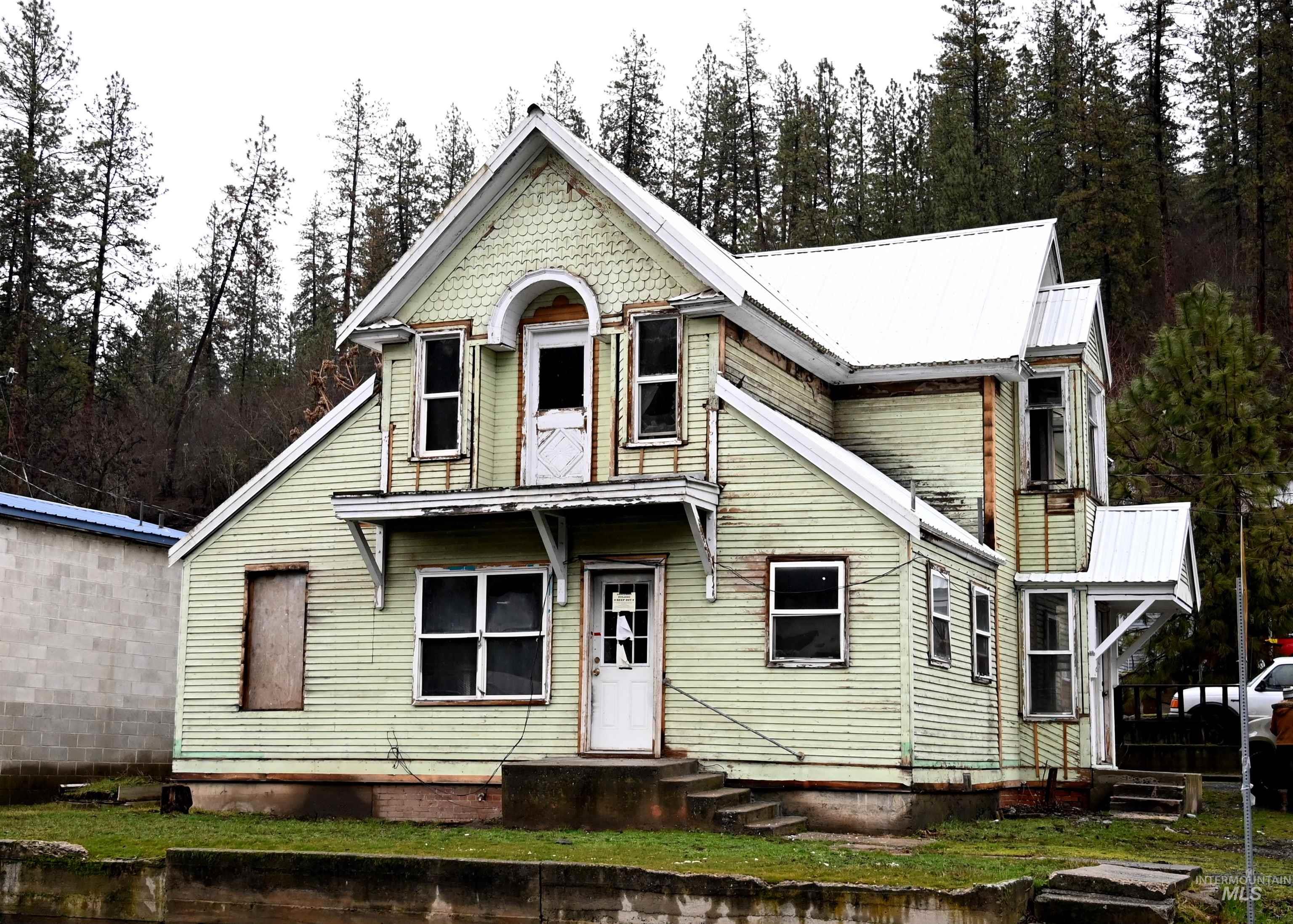704 Riverside Ave, Orofino, Idaho 83544, 4 Bedrooms, 3 Bathrooms, Residential For Sale, Price $210,000,MLS 98977175
