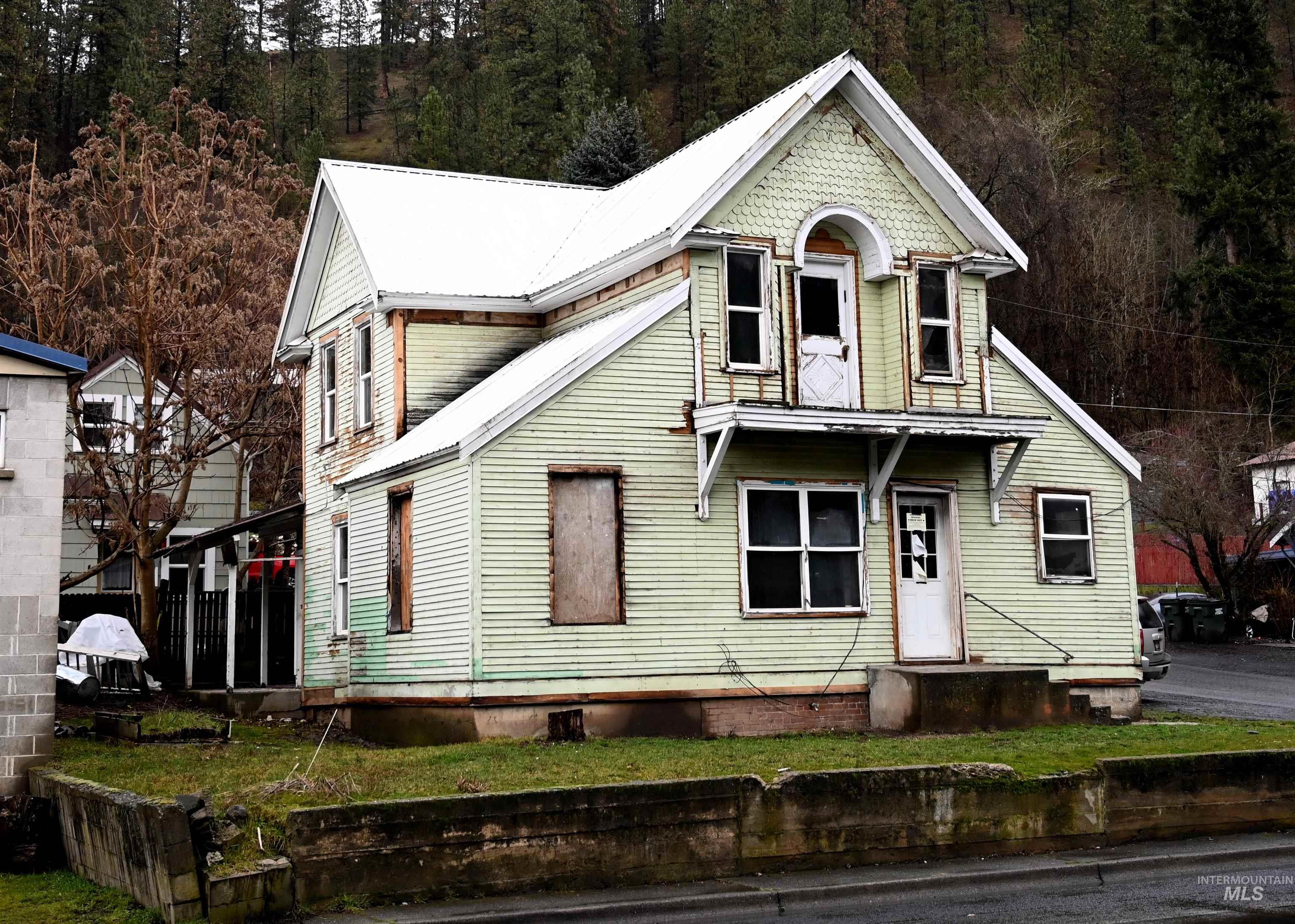 704 Riverside Ave, Orofino, Idaho 83544, 4 Bedrooms, 3 Bathrooms, Residential For Sale, Price $210,000,MLS 98977175