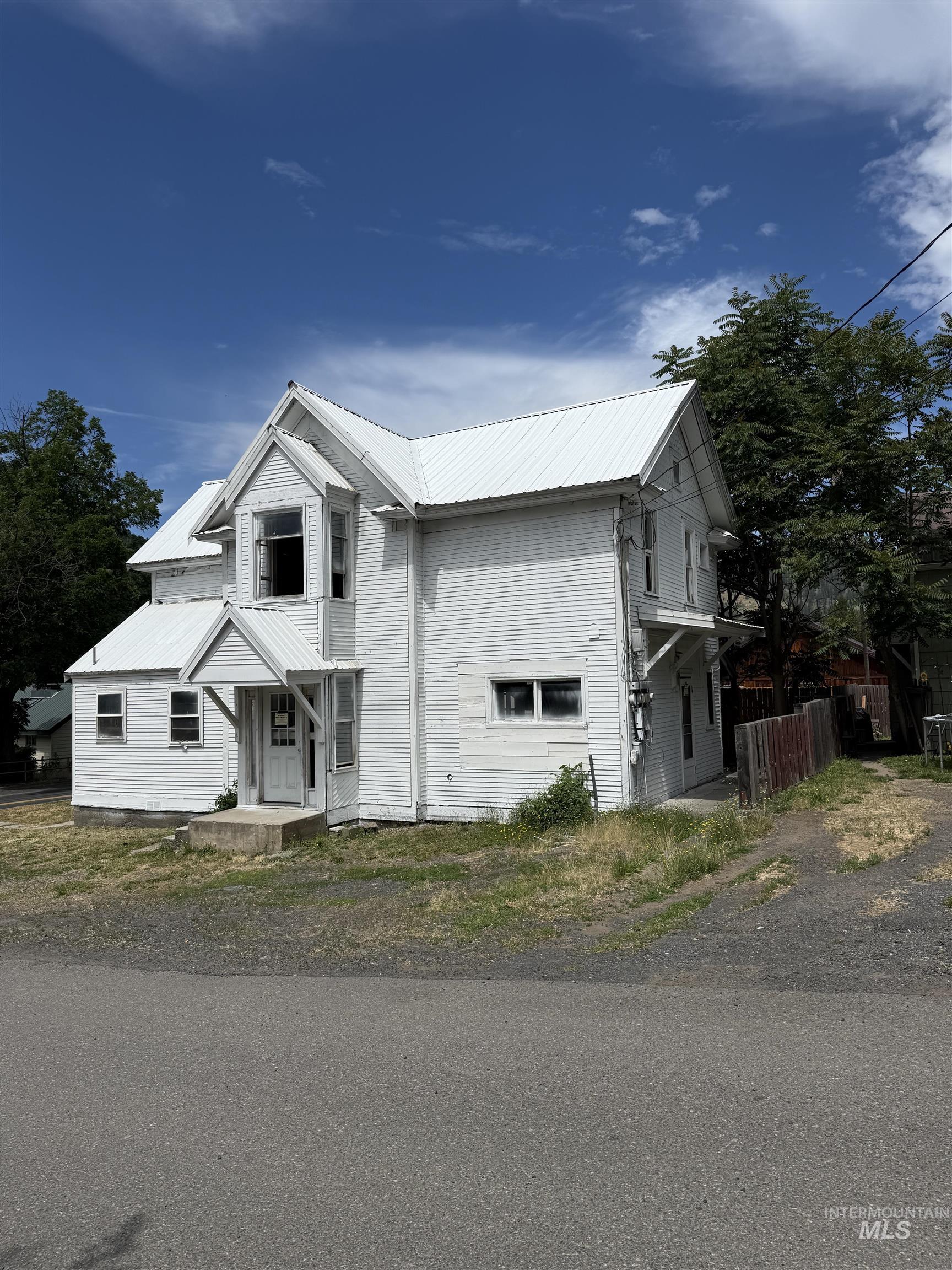 704 Riverside Ave, Orofino, Idaho 83544, 4 Bedrooms, 3 Bathrooms, Residential For Sale, Price $210,000,MLS 98977175