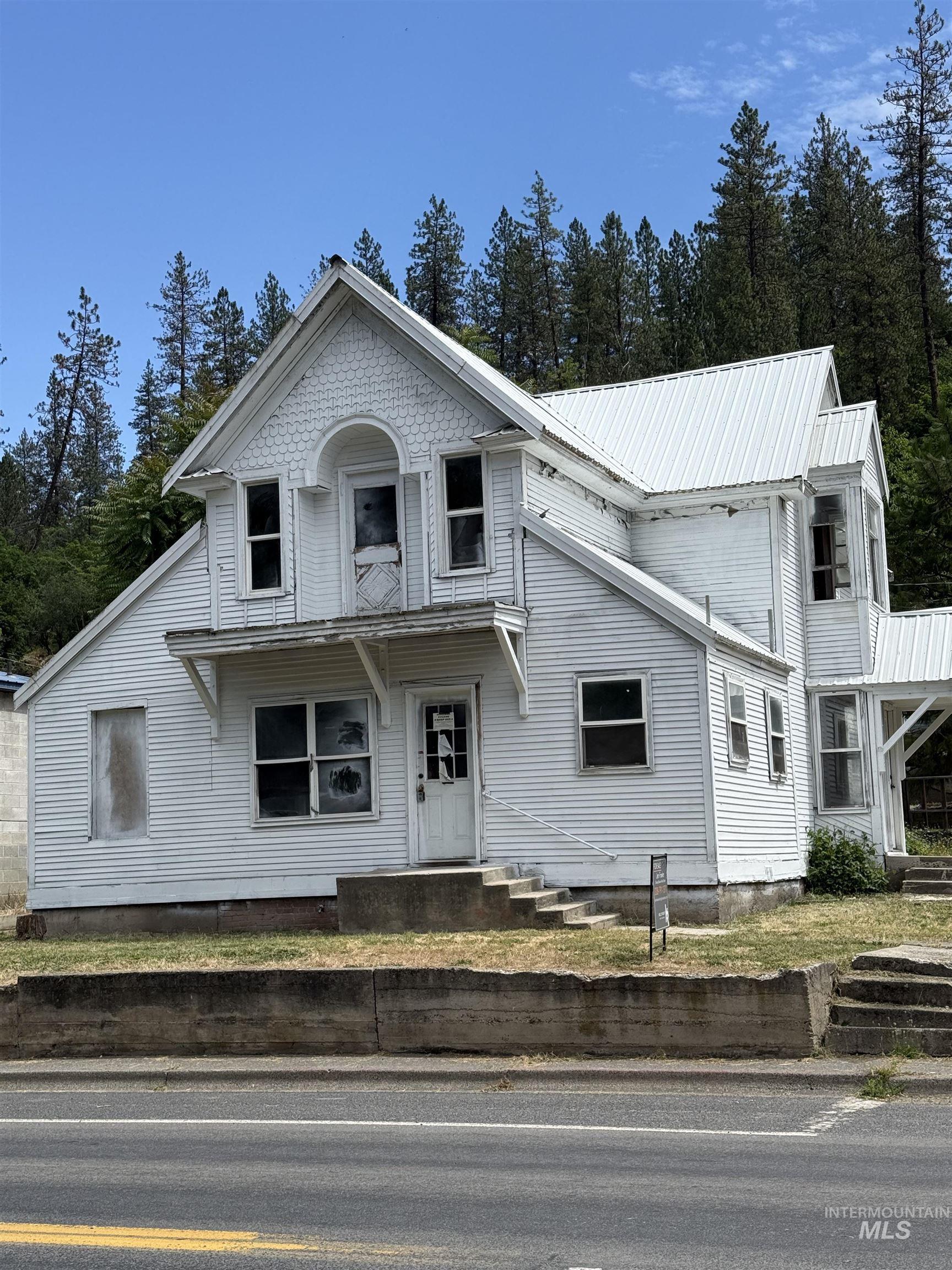 704 Riverside Ave, Orofino, Idaho 83544, 4 Bedrooms, 3 Bathrooms, Residential For Sale, Price $210,000,MLS 98977175