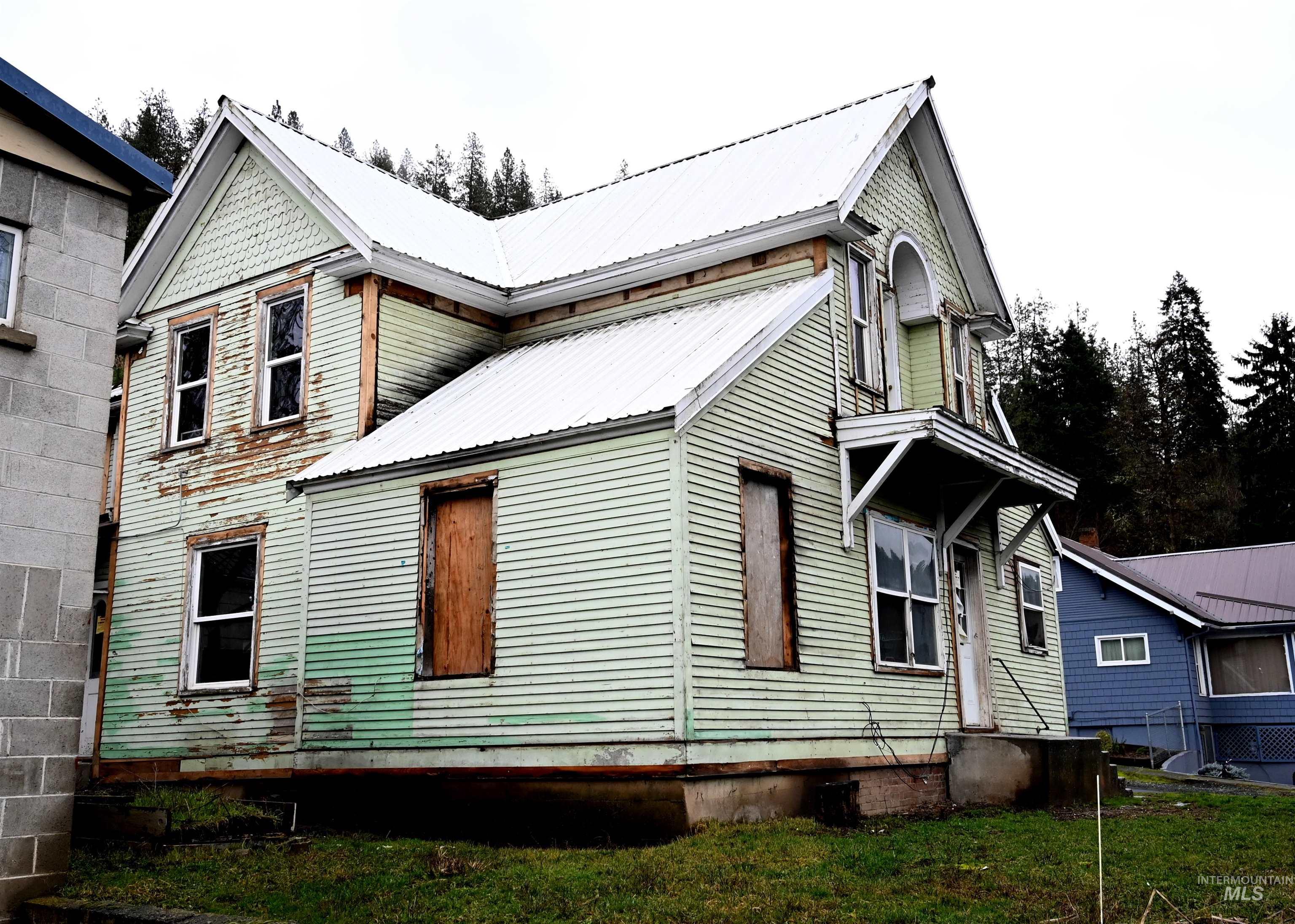 704 Riverside Ave, Orofino, Idaho 83544, 4 Bedrooms, 3 Bathrooms, Residential For Sale, Price $210,000,MLS 98977175