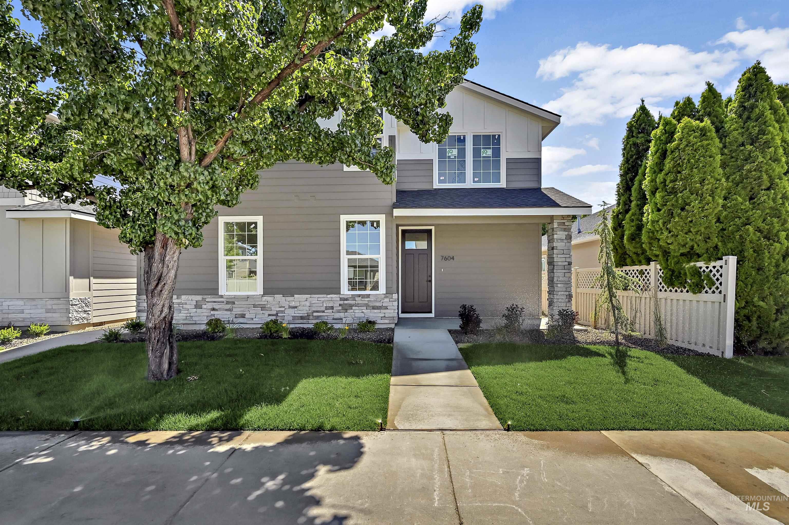 7698 N Ferris Ave, Boise, Idaho 83714-5510, 3 Bedrooms, 2.5 Bathrooms, Residential For Sale, Price $540,000,MLS 98977176
