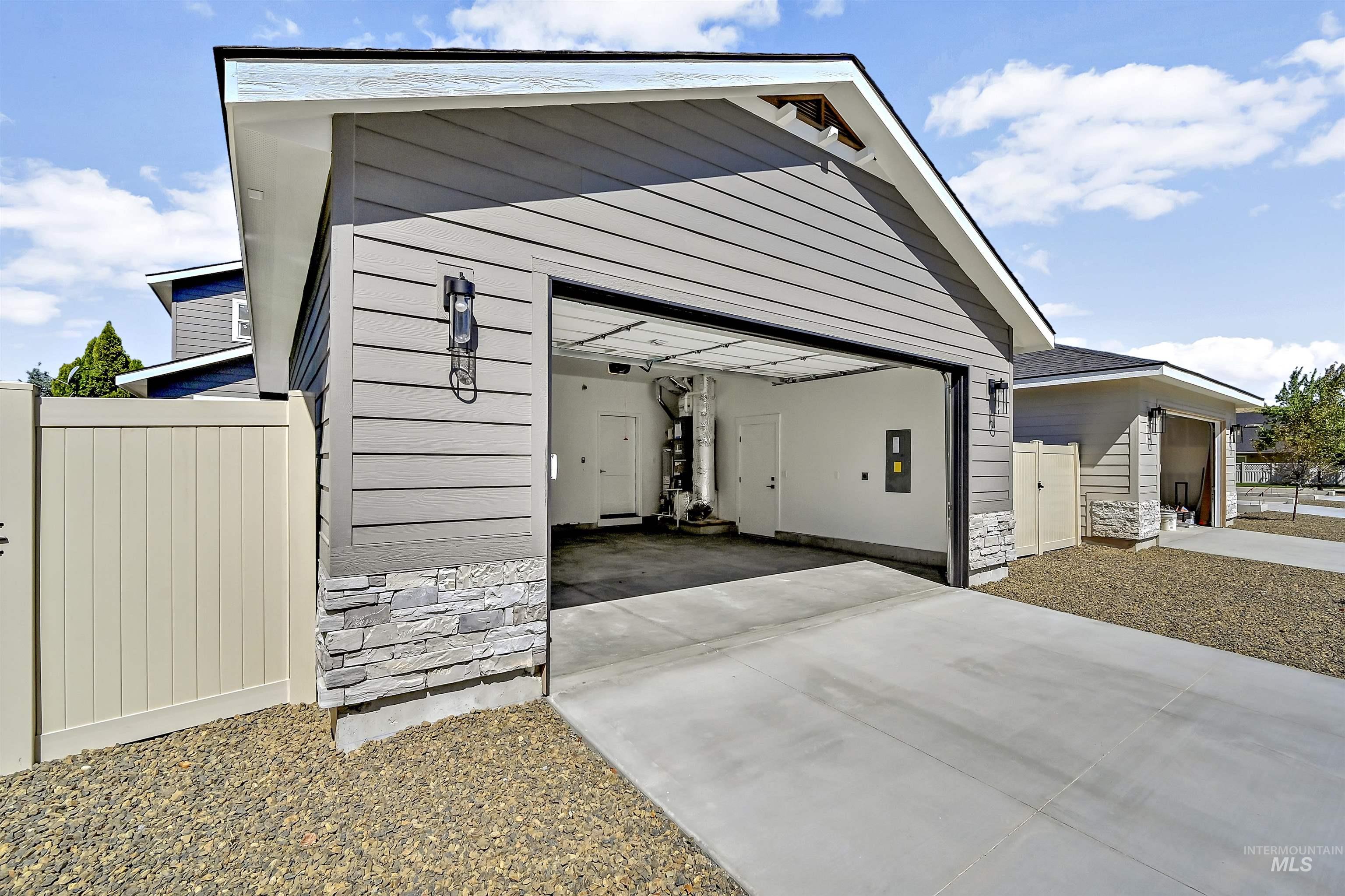 7698 N Ferris Ave, Boise, Idaho 83714-5510, 3 Bedrooms, 2.5 Bathrooms, Residential For Sale, Price $540,000,MLS 98977176