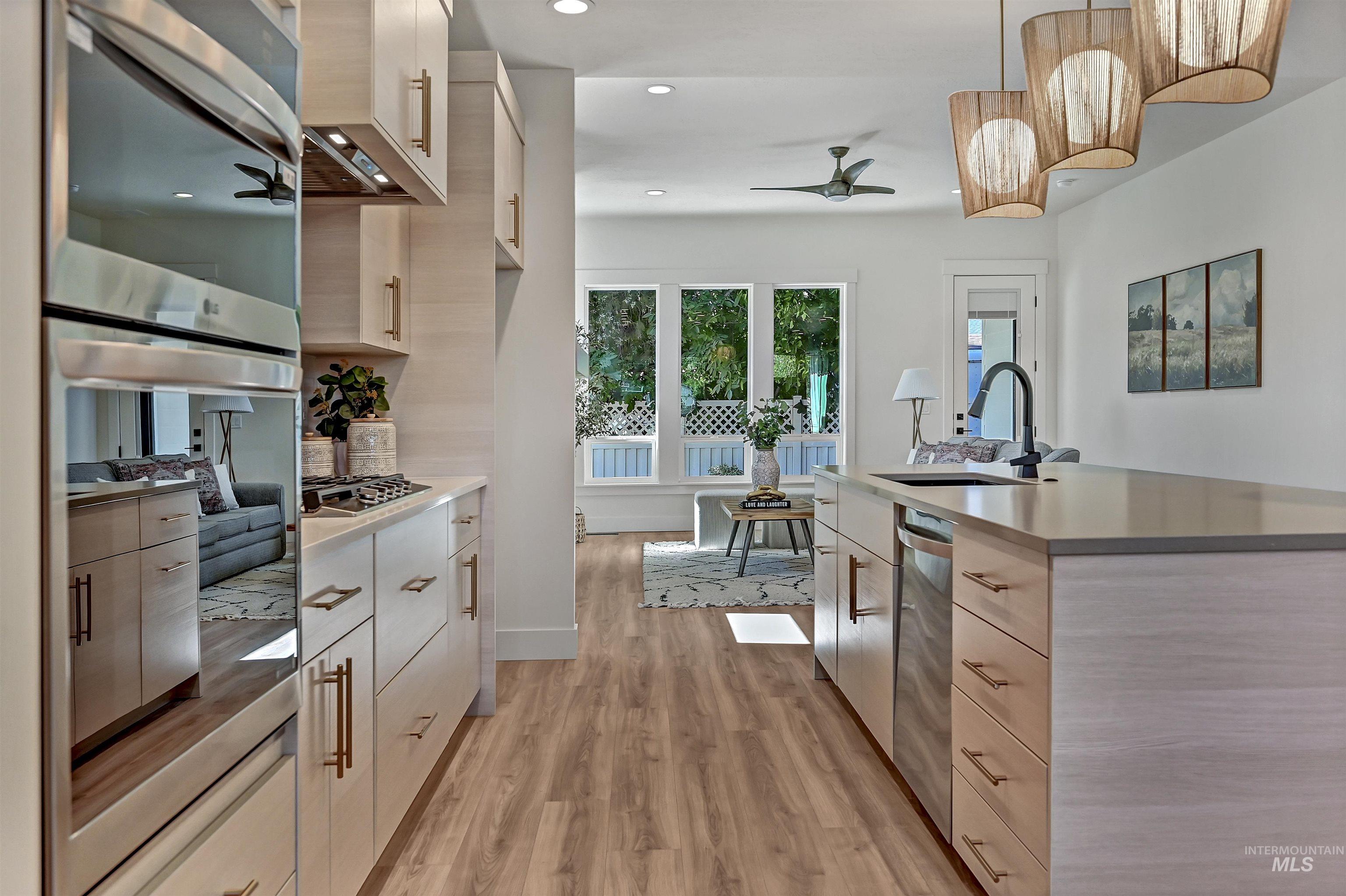 7698 N Ferris Ave, Boise, Idaho 83714-5510, 3 Bedrooms, 2.5 Bathrooms, Residential For Sale, Price $540,000,MLS 98977176