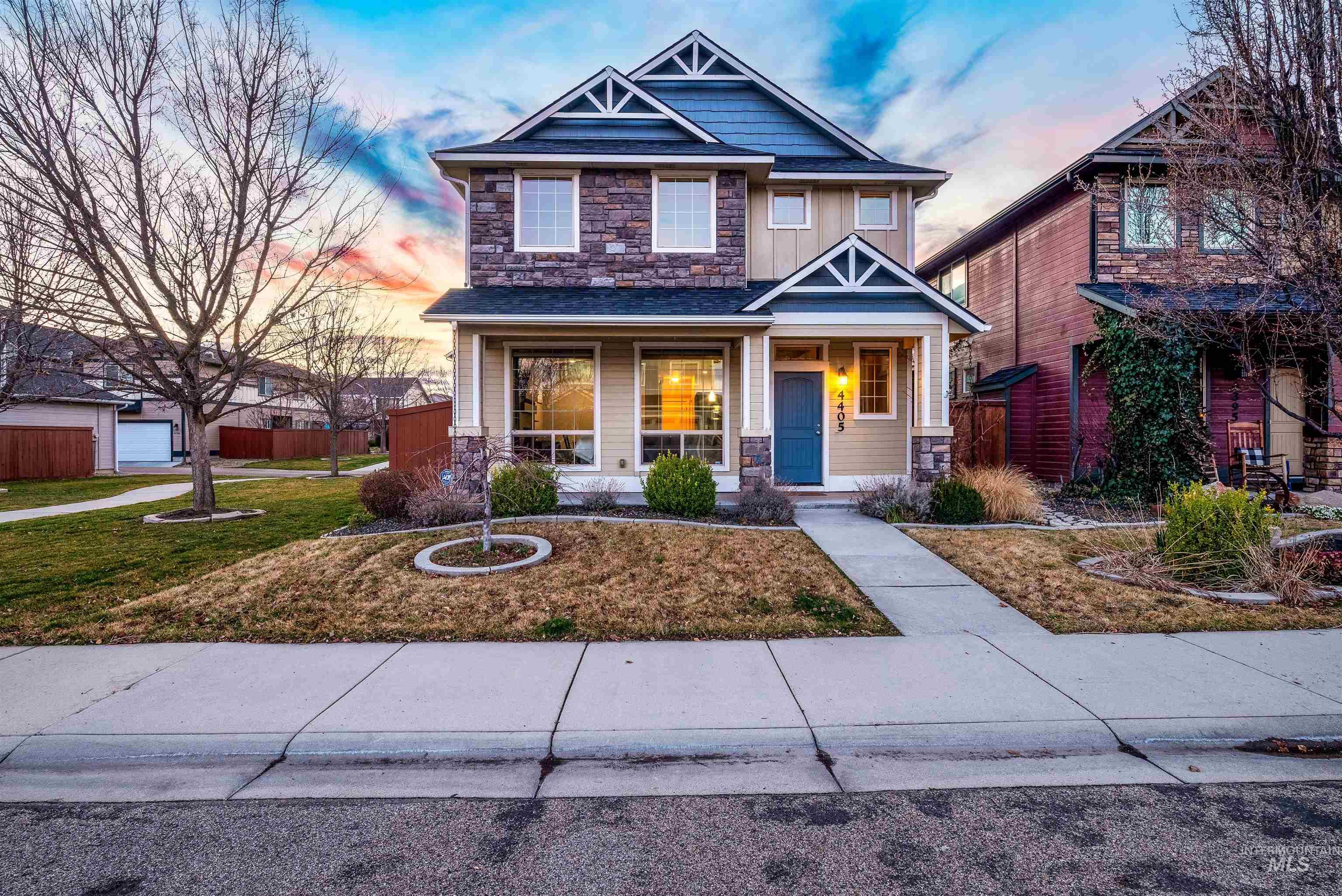 4405 S Epsilon Ave, Boise, Idaho 83716, 3 Bedrooms, 2.5 Bathrooms, Residential For Sale, Price $569,900,MLS 98977179