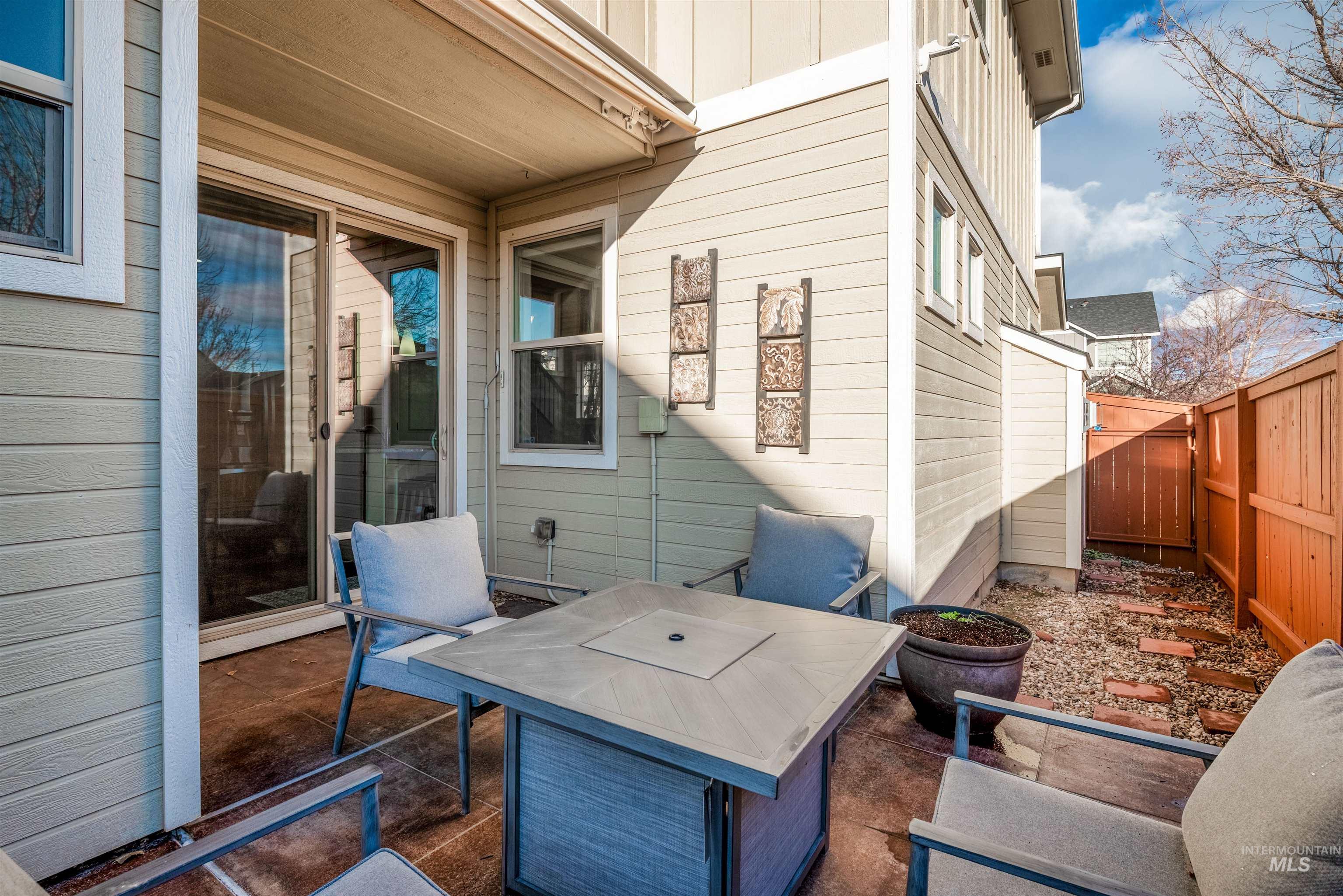 4405 S Epsilon Ave, Boise, Idaho 83716, 3 Bedrooms, 2.5 Bathrooms, Residential For Sale, Price $569,900,MLS 98977179