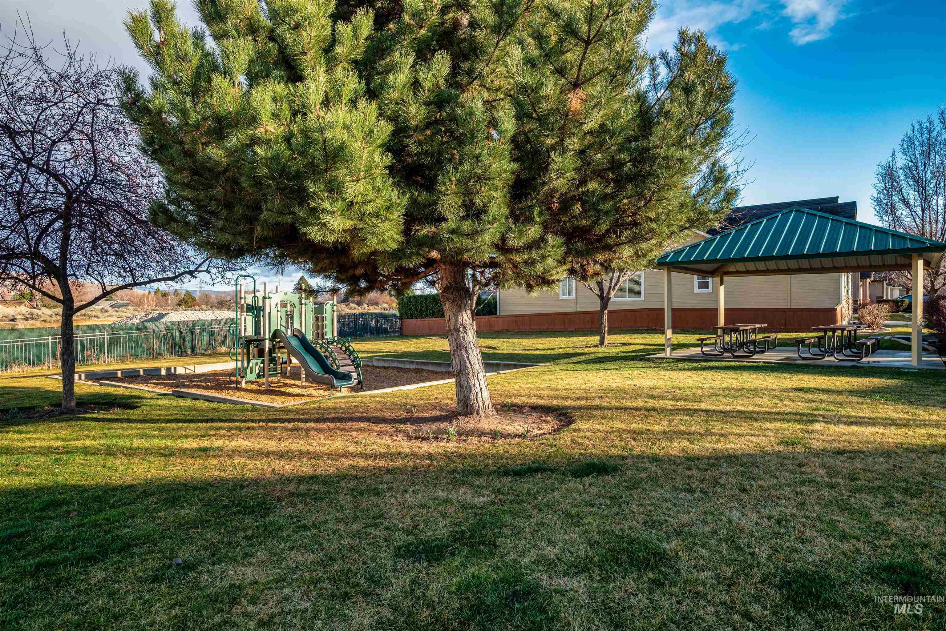 4405 S Epsilon Ave, Boise, Idaho 83716, 3 Bedrooms, 2.5 Bathrooms, Residential For Sale, Price $569,900,MLS 98977179