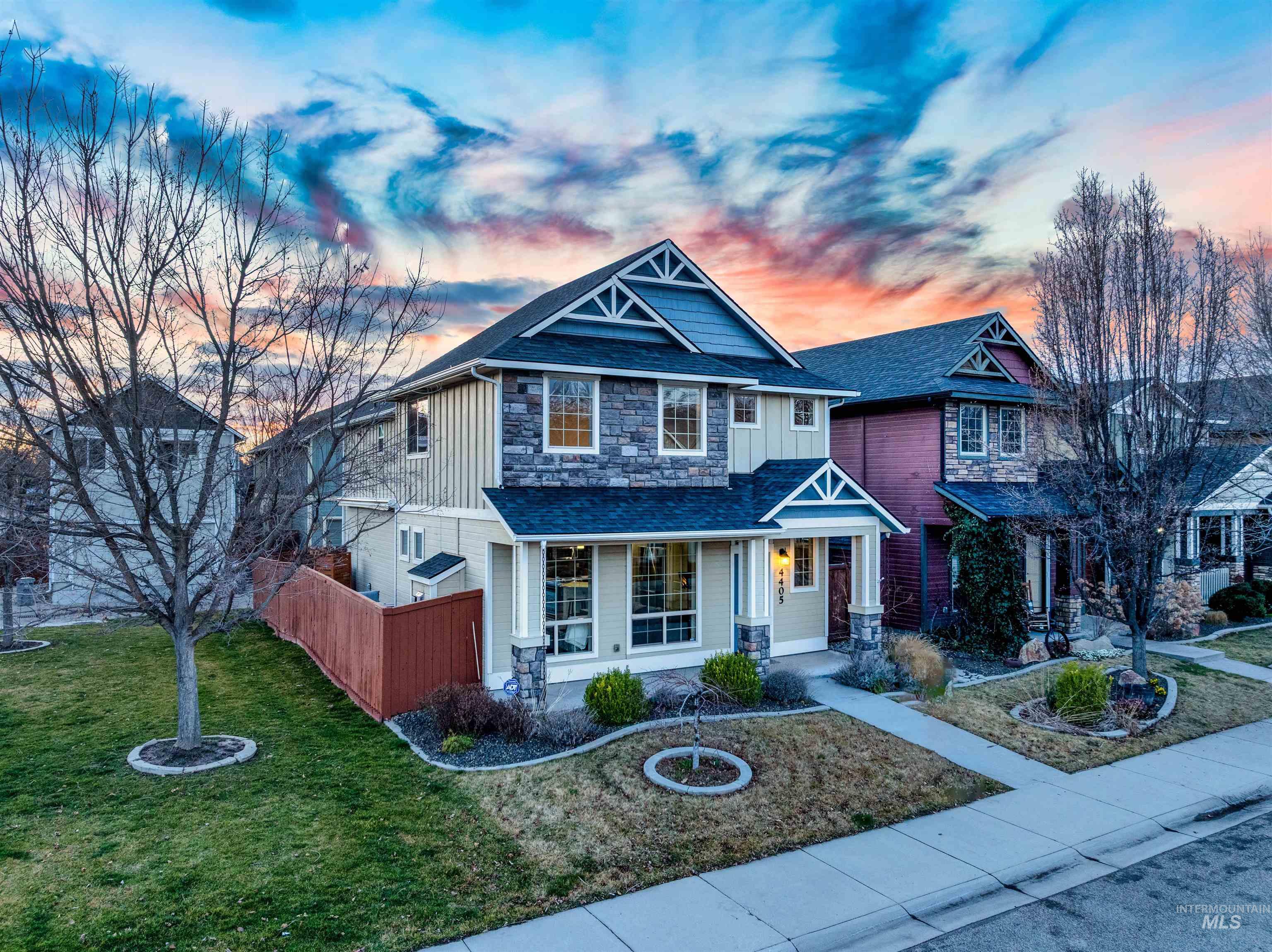 4405 S Epsilon Ave, Boise, Idaho 83716, 3 Bedrooms, 2.5 Bathrooms, Residential For Sale, Price $569,900,MLS 98977179