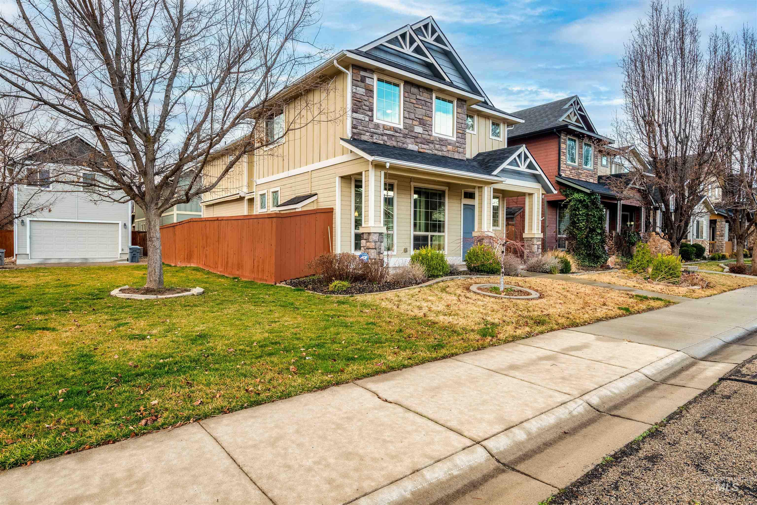 4405 S Epsilon Ave, Boise, Idaho 83716, 3 Bedrooms, 2.5 Bathrooms, Residential For Sale, Price $569,900,MLS 98977179