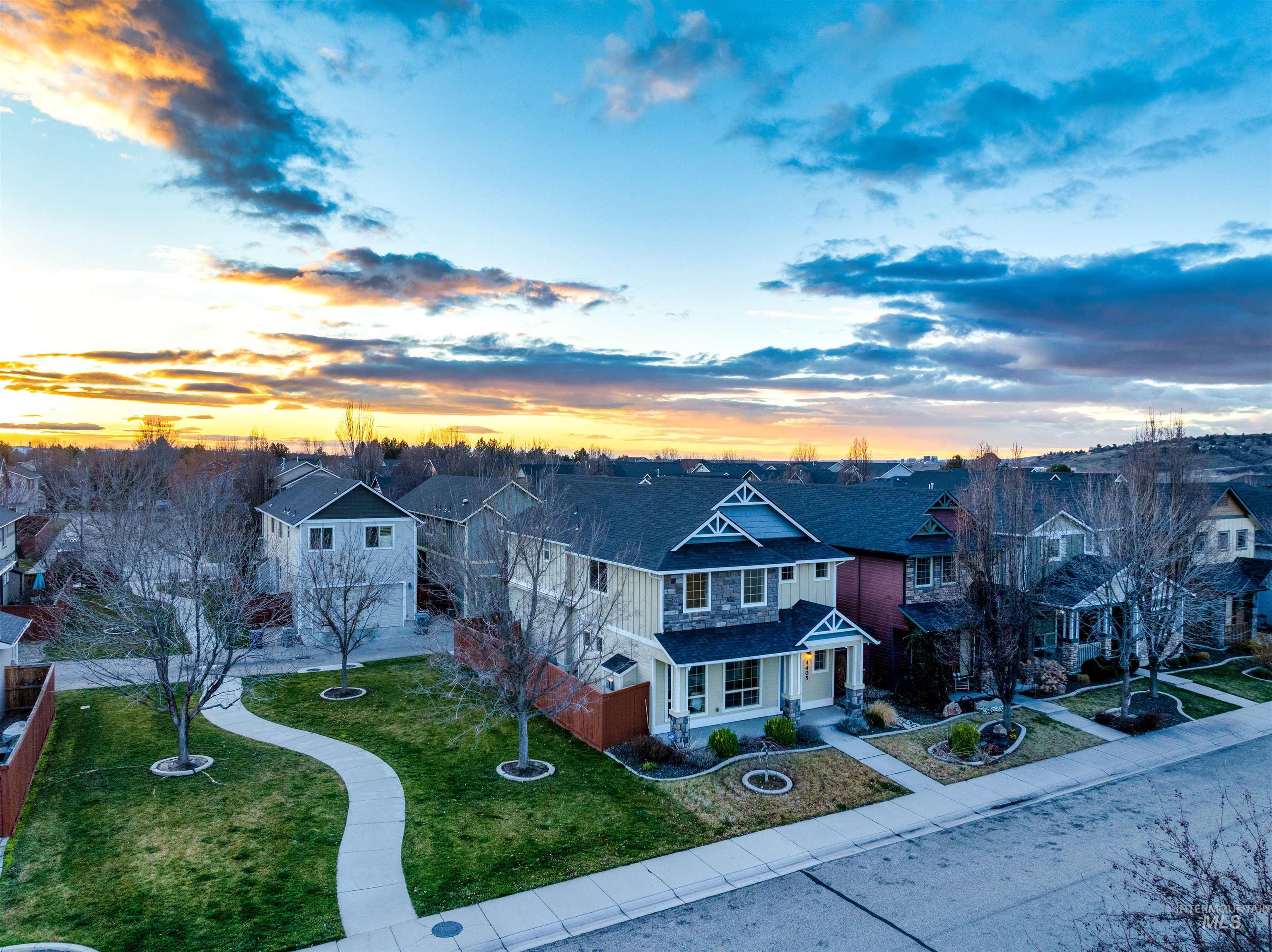 4405 S Epsilon Ave, Boise, Idaho 83716, 3 Bedrooms, 2.5 Bathrooms, Residential For Sale, Price $569,900,MLS 98977179