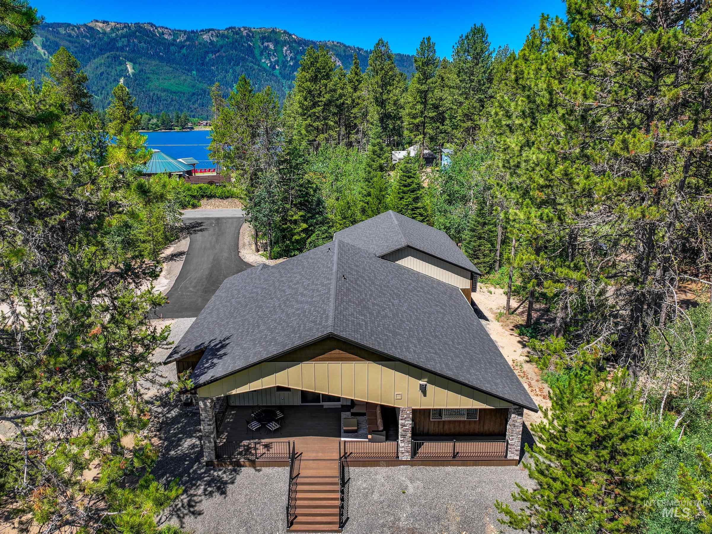 12930 Dawn Dr., Donnelly, Idaho 83615, 5 Bedrooms, 3.5 Bathrooms, Residential For Sale, Price $1,575,000,MLS 98977182