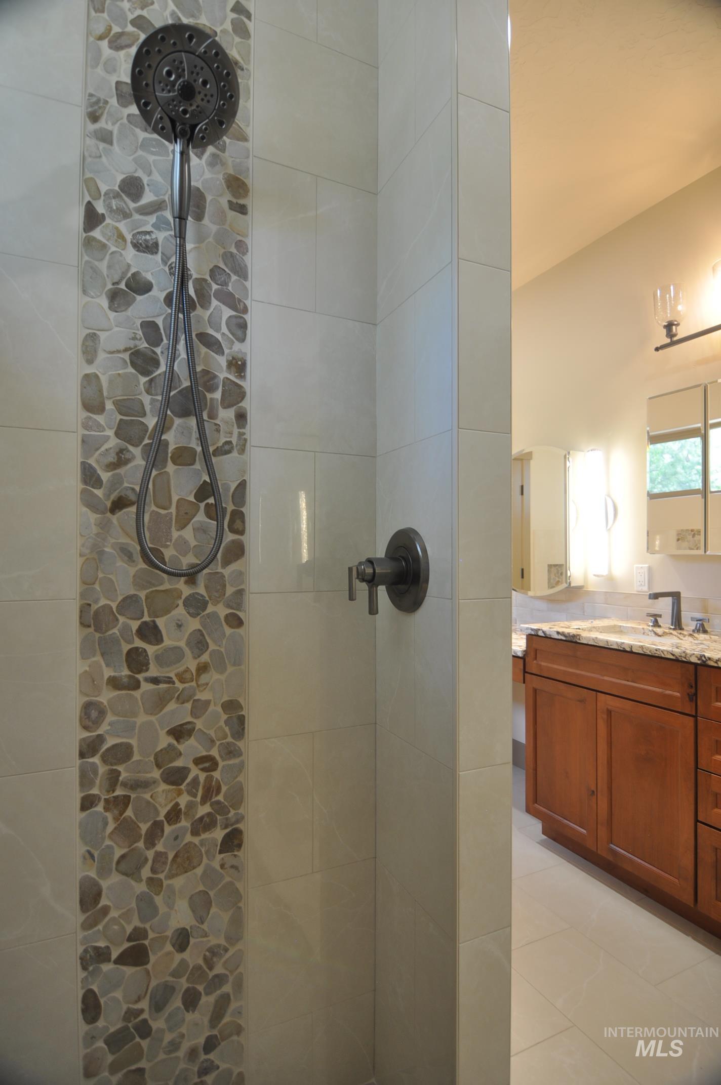 12930 Dawn Dr., Donnelly, Idaho 83615, 5 Bedrooms, 3.5 Bathrooms, Residential For Sale, Price $1,575,000,MLS 98977182