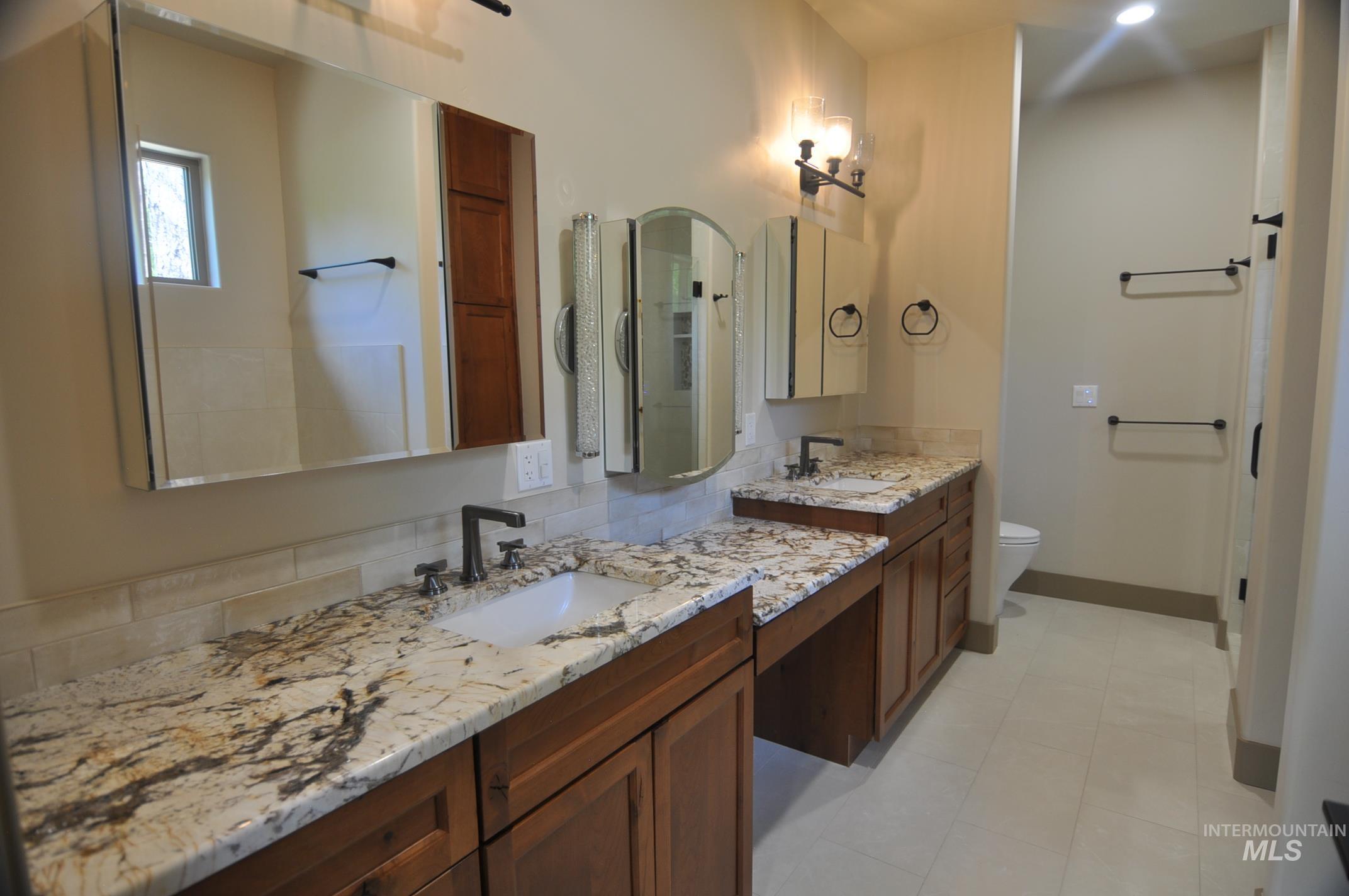 12930 Dawn Dr., Donnelly, Idaho 83615, 5 Bedrooms, 3.5 Bathrooms, Residential For Sale, Price $1,575,000,MLS 98977182