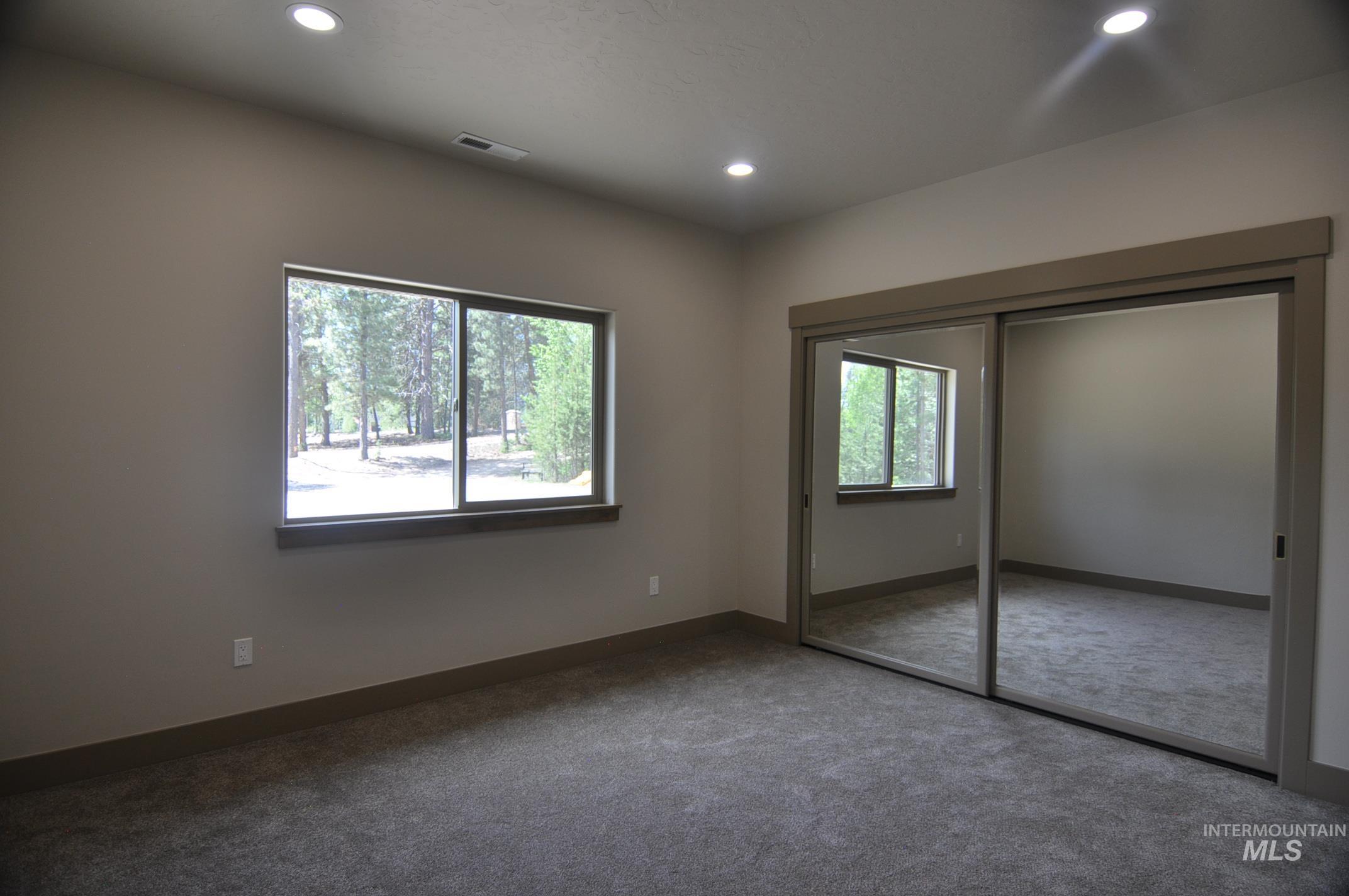 12930 Dawn Dr., Donnelly, Idaho 83615, 5 Bedrooms, 3.5 Bathrooms, Residential For Sale, Price $1,575,000,MLS 98977182