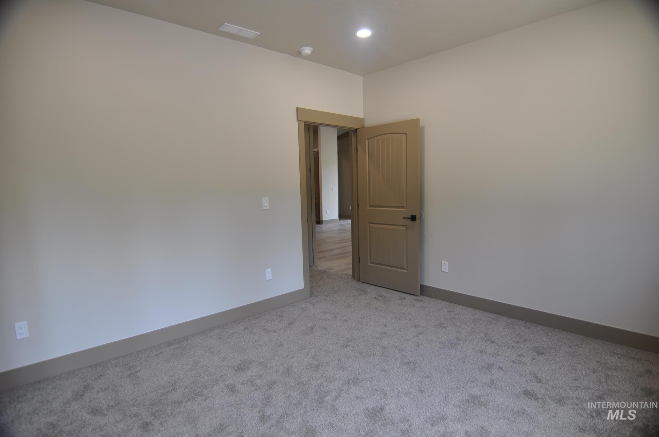 12930 Dawn Dr., Donnelly, Idaho 83615, 5 Bedrooms, 3.5 Bathrooms, Residential For Sale, Price $1,575,000,MLS 98977182