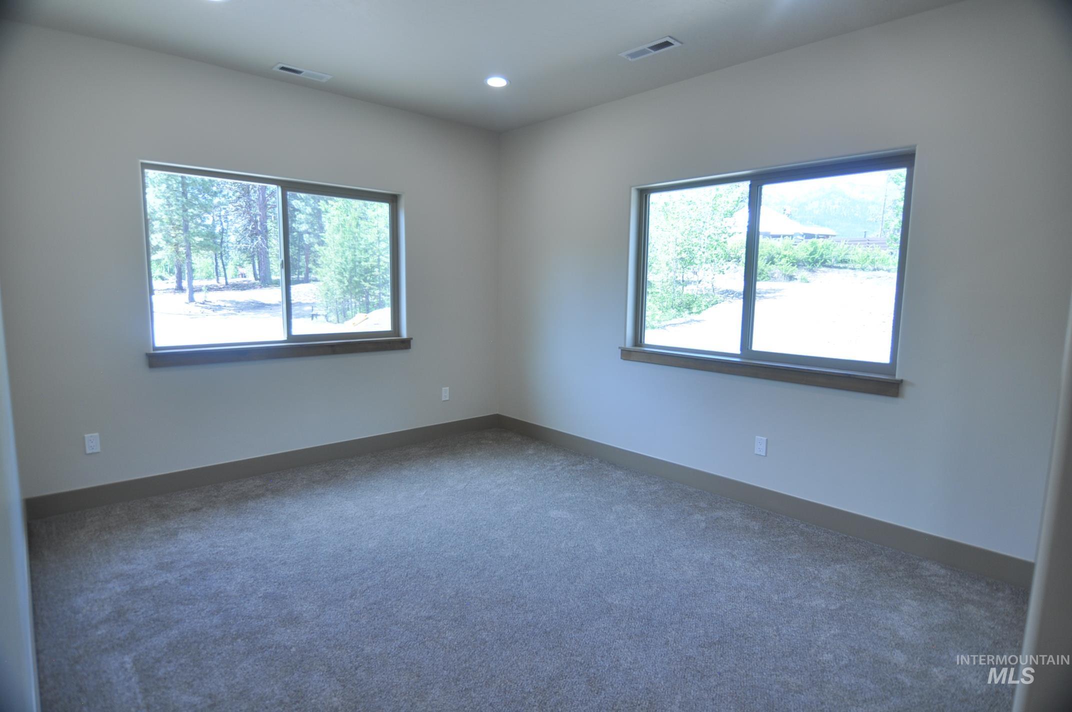 12930 Dawn Dr., Donnelly, Idaho 83615, 5 Bedrooms, 3.5 Bathrooms, Residential For Sale, Price $1,575,000,MLS 98977182