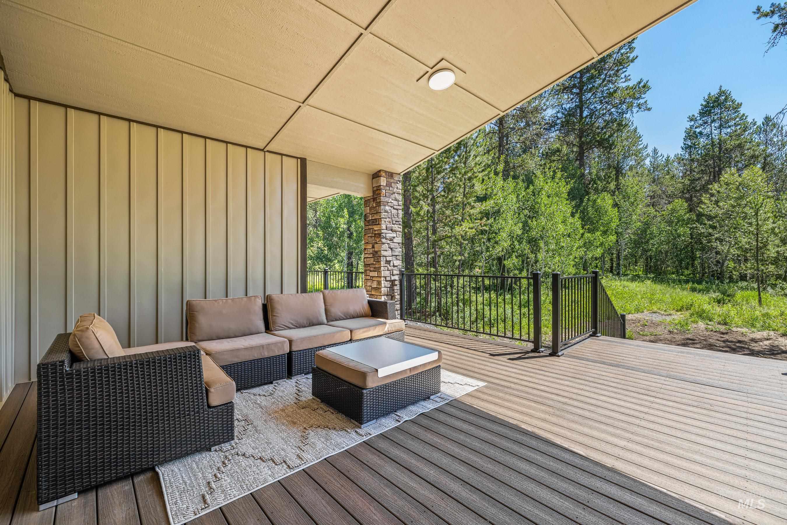 12930 Dawn Dr., Donnelly, Idaho 83615, 5 Bedrooms, 3.5 Bathrooms, Residential For Sale, Price $1,575,000,MLS 98977182