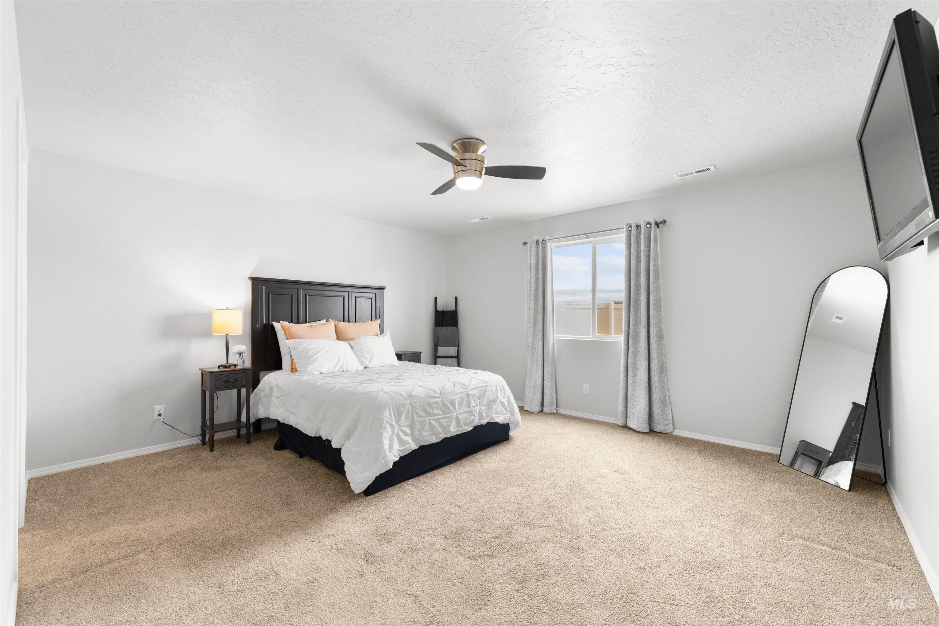 1122 N Madagascar Avenue, Star, Idaho 83669-6271, 4 Bedrooms, 2 Bathrooms, Residential For Sale, Price $495,000,MLS 98977183