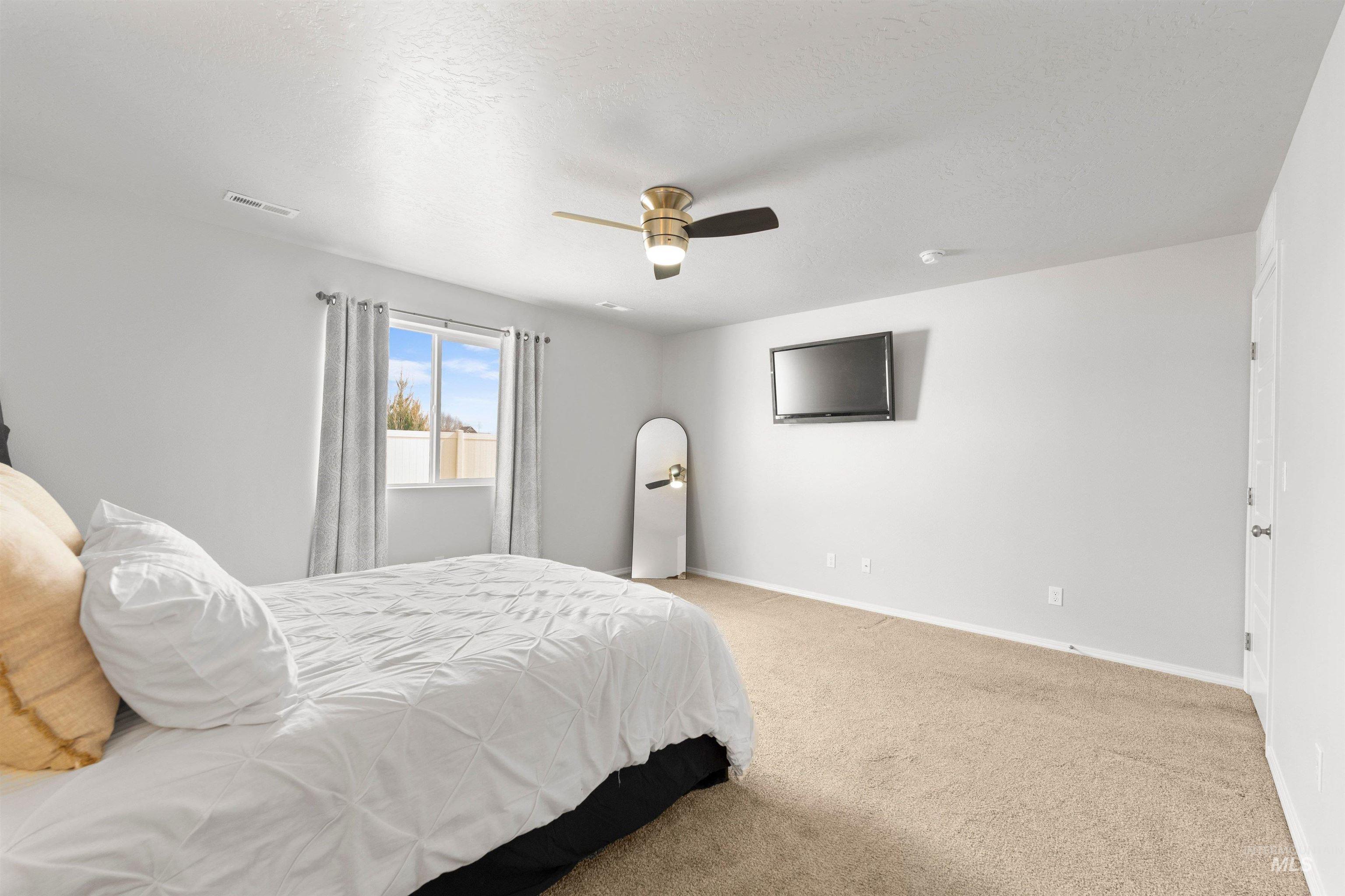 1122 N Madagascar Avenue, Star, Idaho 83669-6271, 4 Bedrooms, 2 Bathrooms, Residential For Sale, Price $495,000,MLS 98977183