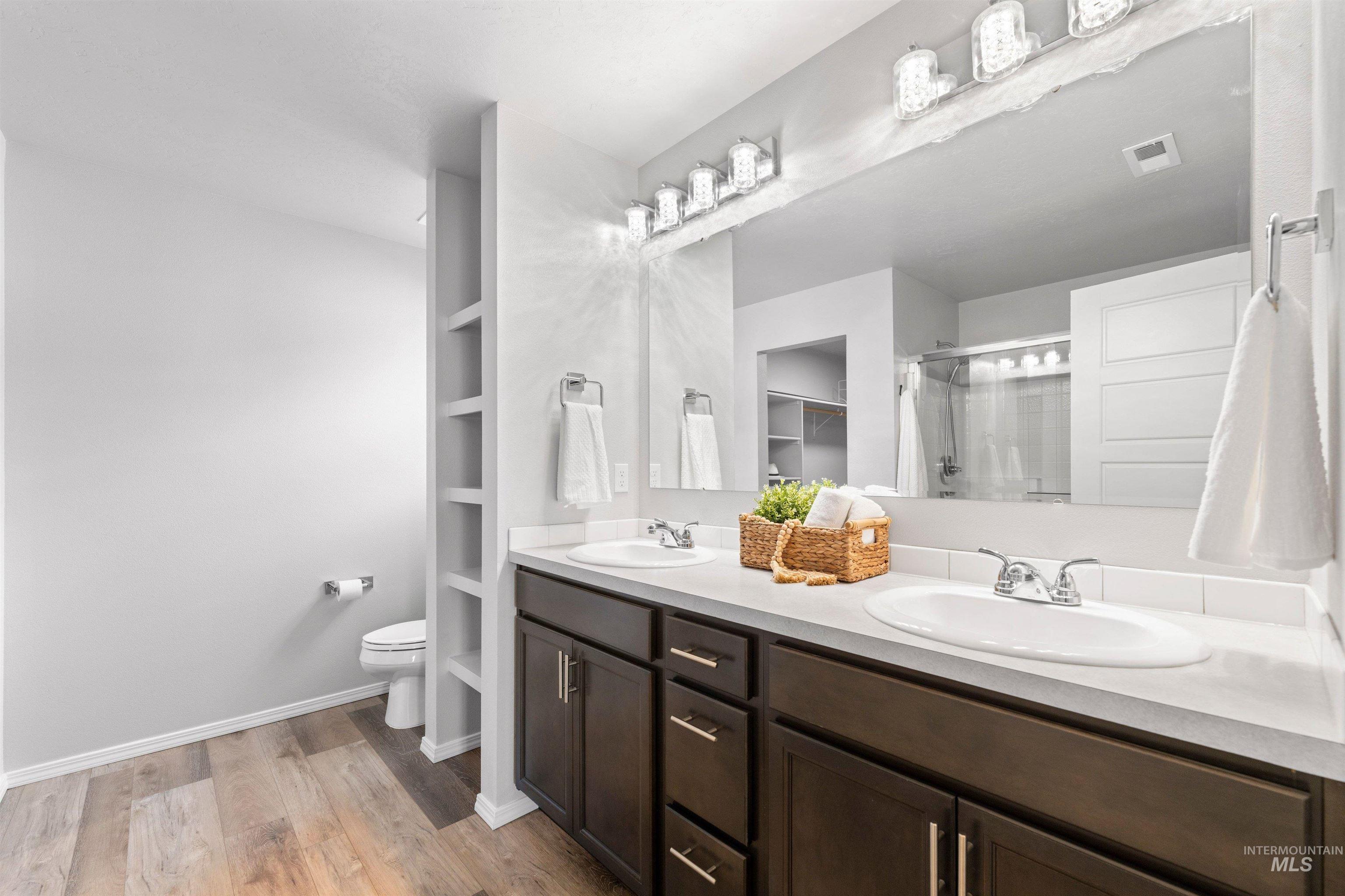 1122 N Madagascar Avenue, Star, Idaho 83669-6271, 4 Bedrooms, 2 Bathrooms, Residential For Sale, Price $495,000,MLS 98977183