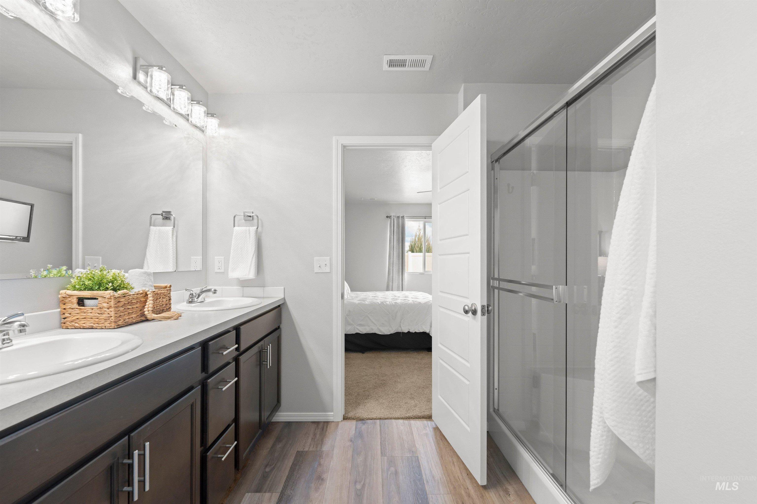 1122 N Madagascar Avenue, Star, Idaho 83669-6271, 4 Bedrooms, 2 Bathrooms, Residential For Sale, Price $495,000,MLS 98977183