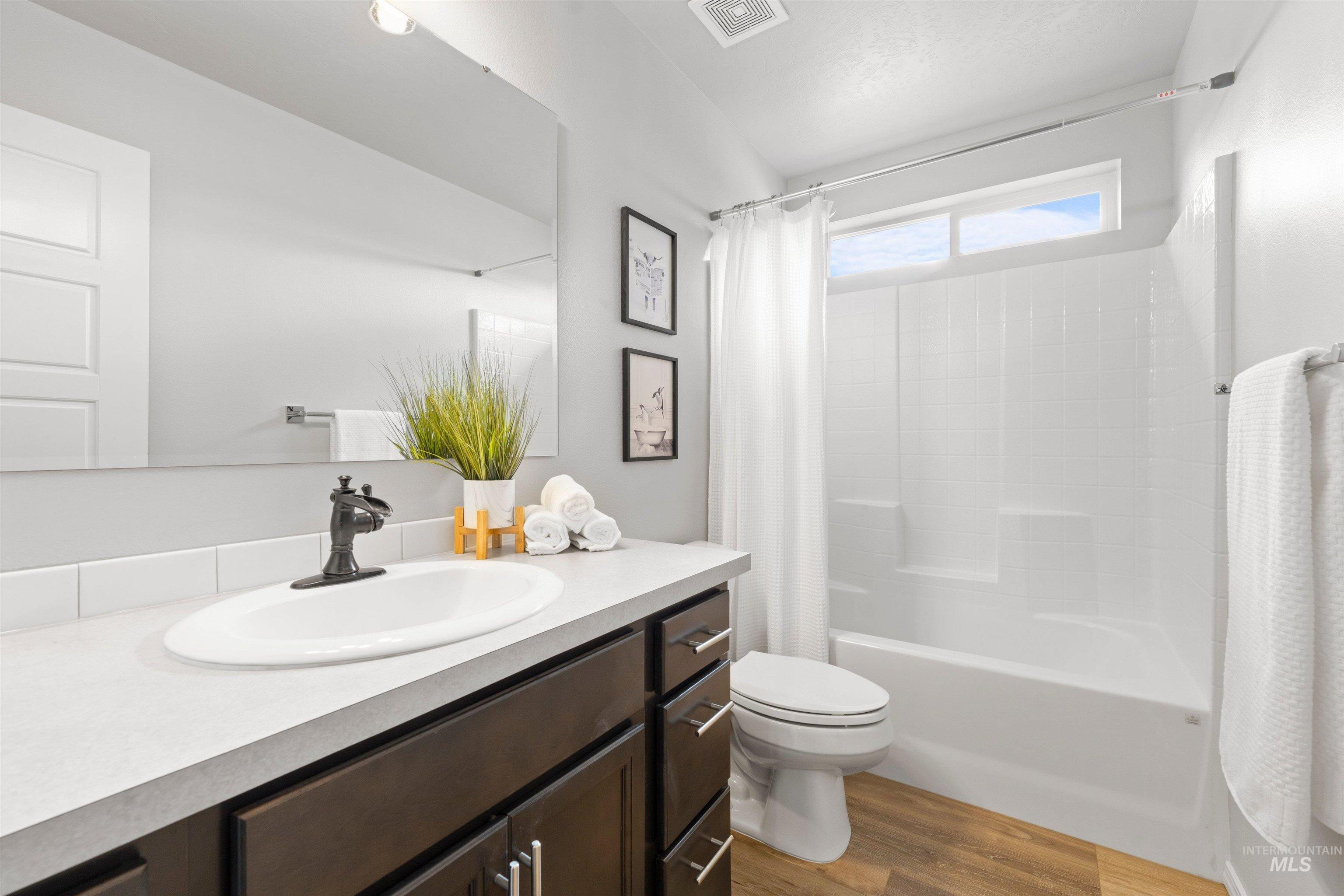 1122 N Madagascar Avenue, Star, Idaho 83669-6271, 4 Bedrooms, 2 Bathrooms, Residential For Sale, Price $495,000,MLS 98977183