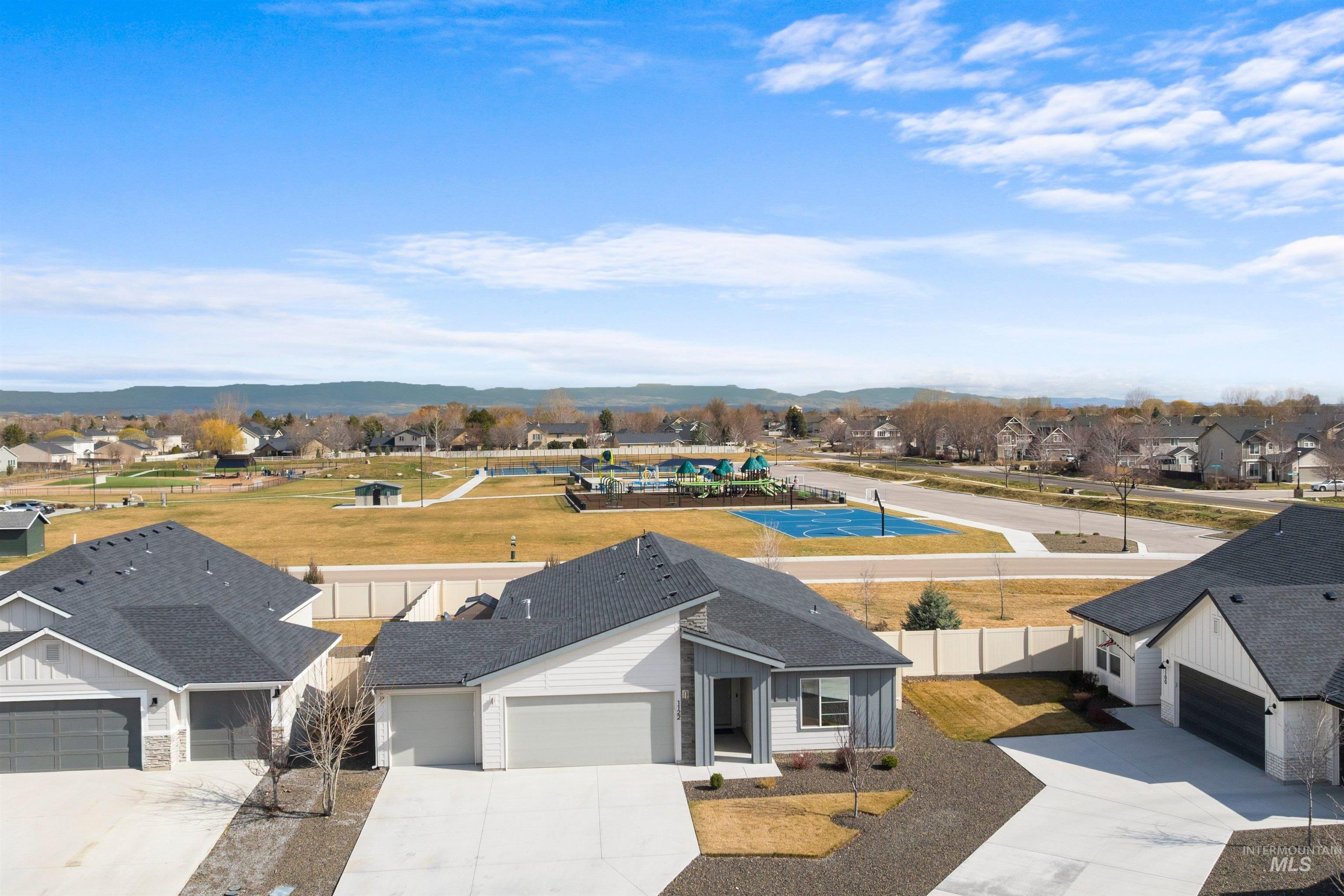 1122 N Madagascar Avenue, Star, Idaho 83669-6271, 4 Bedrooms, 2 Bathrooms, Residential For Sale, Price $495,000,MLS 98977183