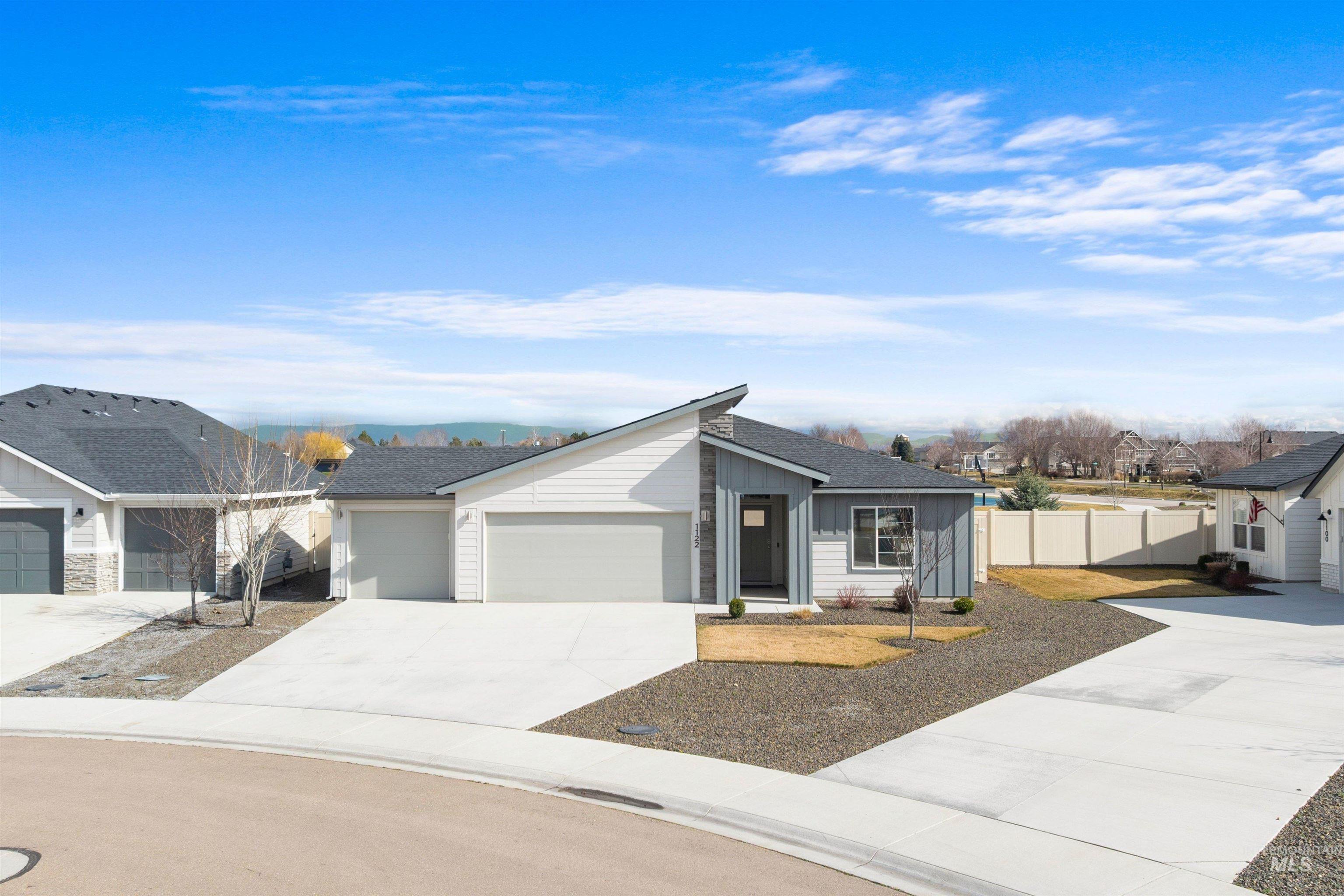 1122 N Madagascar Avenue, Star, Idaho 83669-6271, 4 Bedrooms, 2 Bathrooms, Residential For Sale, Price $495,000,MLS 98977183