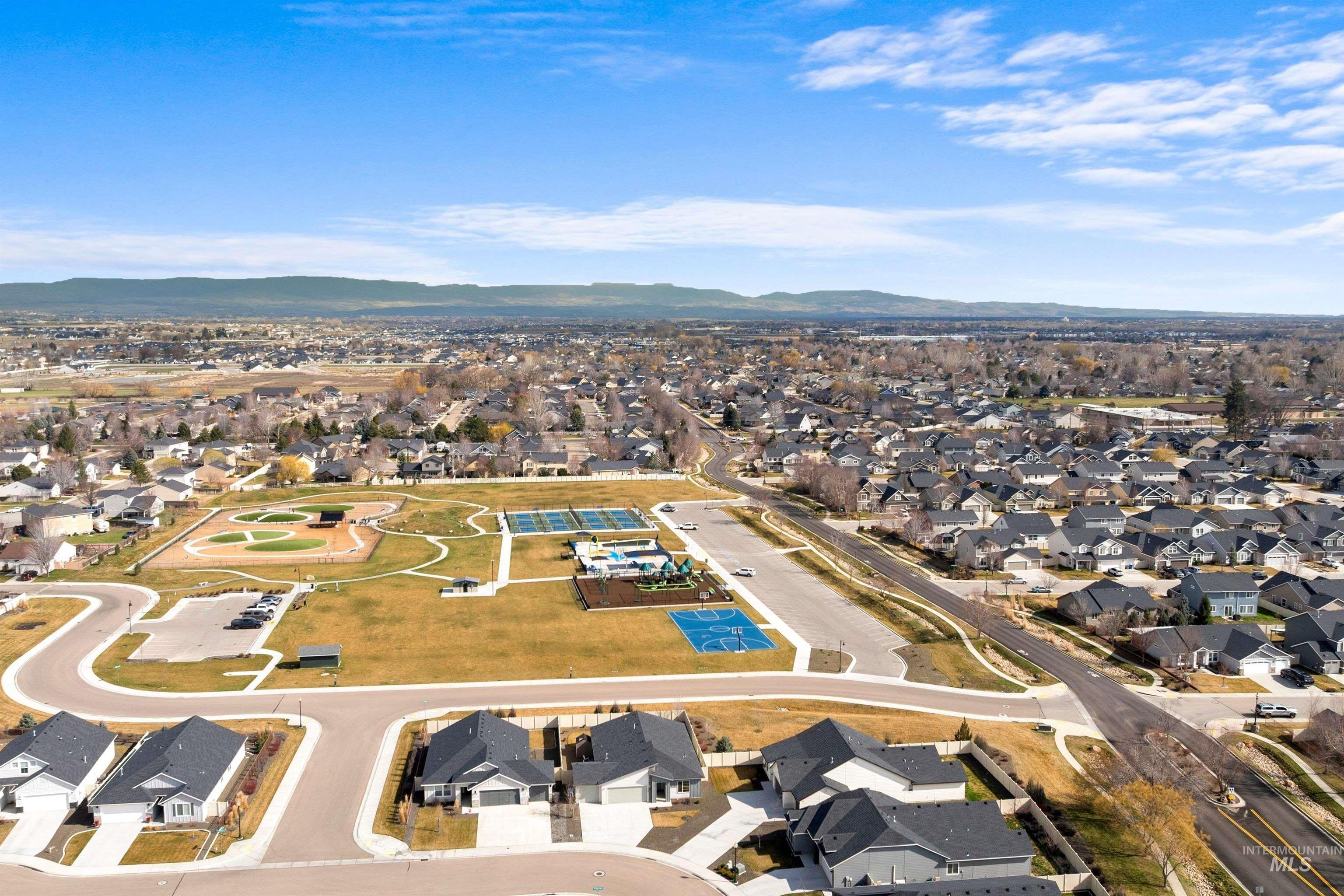 1122 N Madagascar Avenue, Star, Idaho 83669-6271, 4 Bedrooms, 2 Bathrooms, Residential For Sale, Price $495,000,MLS 98977183