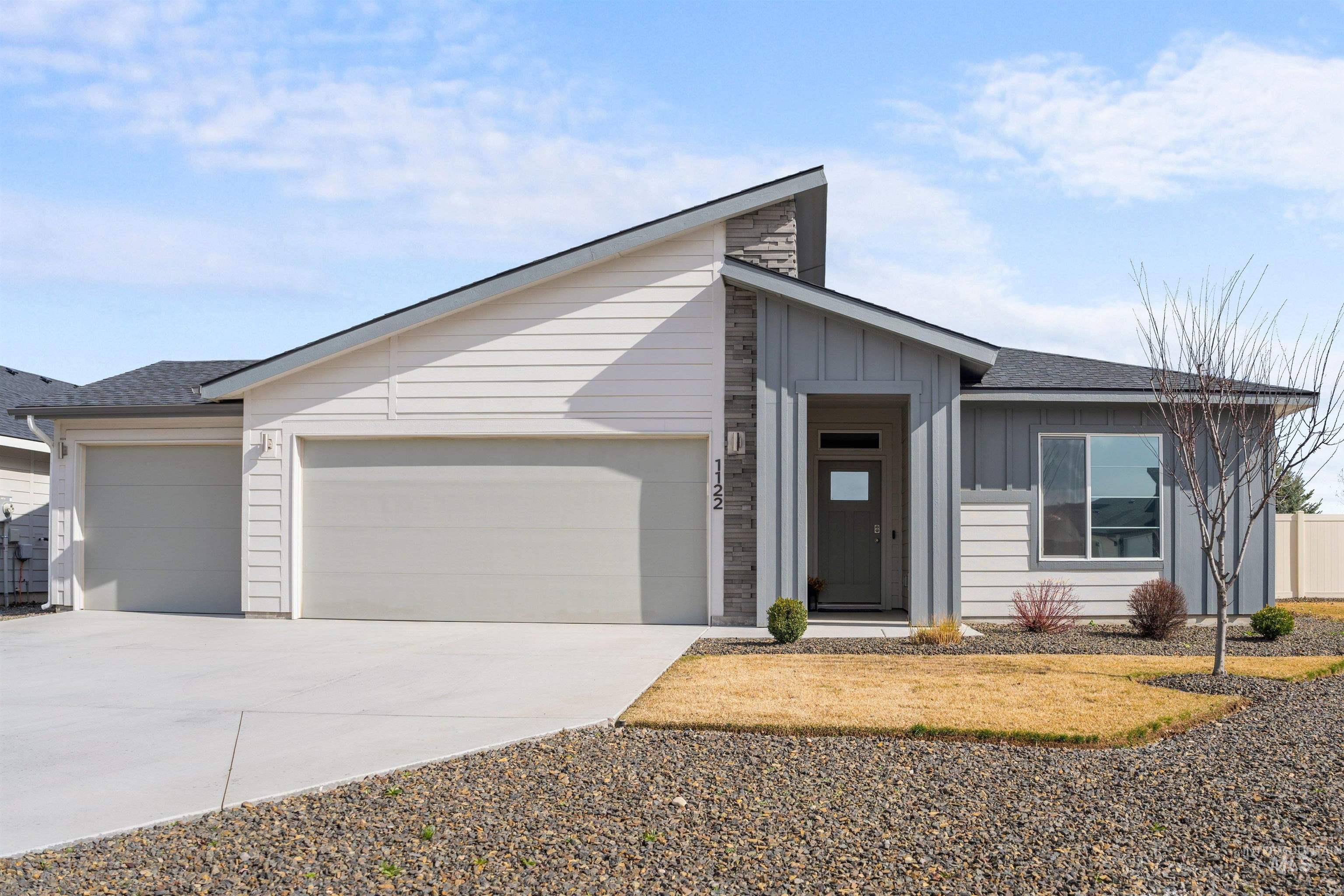 1122 N Madagascar Avenue, Star, Idaho 83669-6271, 4 Bedrooms, 2 Bathrooms, Residential For Sale, Price $495,000,MLS 98977183