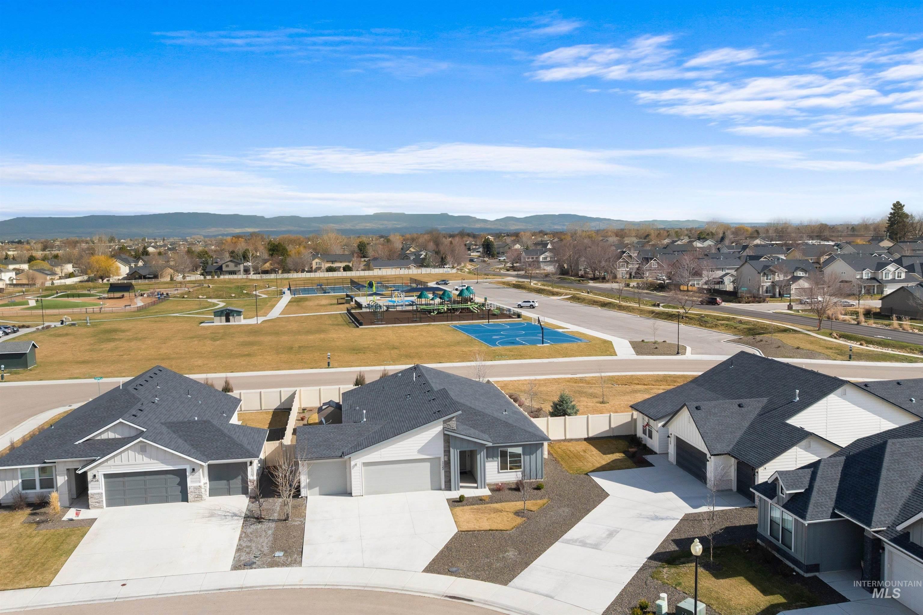 1122 N Madagascar Avenue, Star, Idaho 83669-6271, 4 Bedrooms, 2 Bathrooms, Residential For Sale, Price $495,000,MLS 98977183