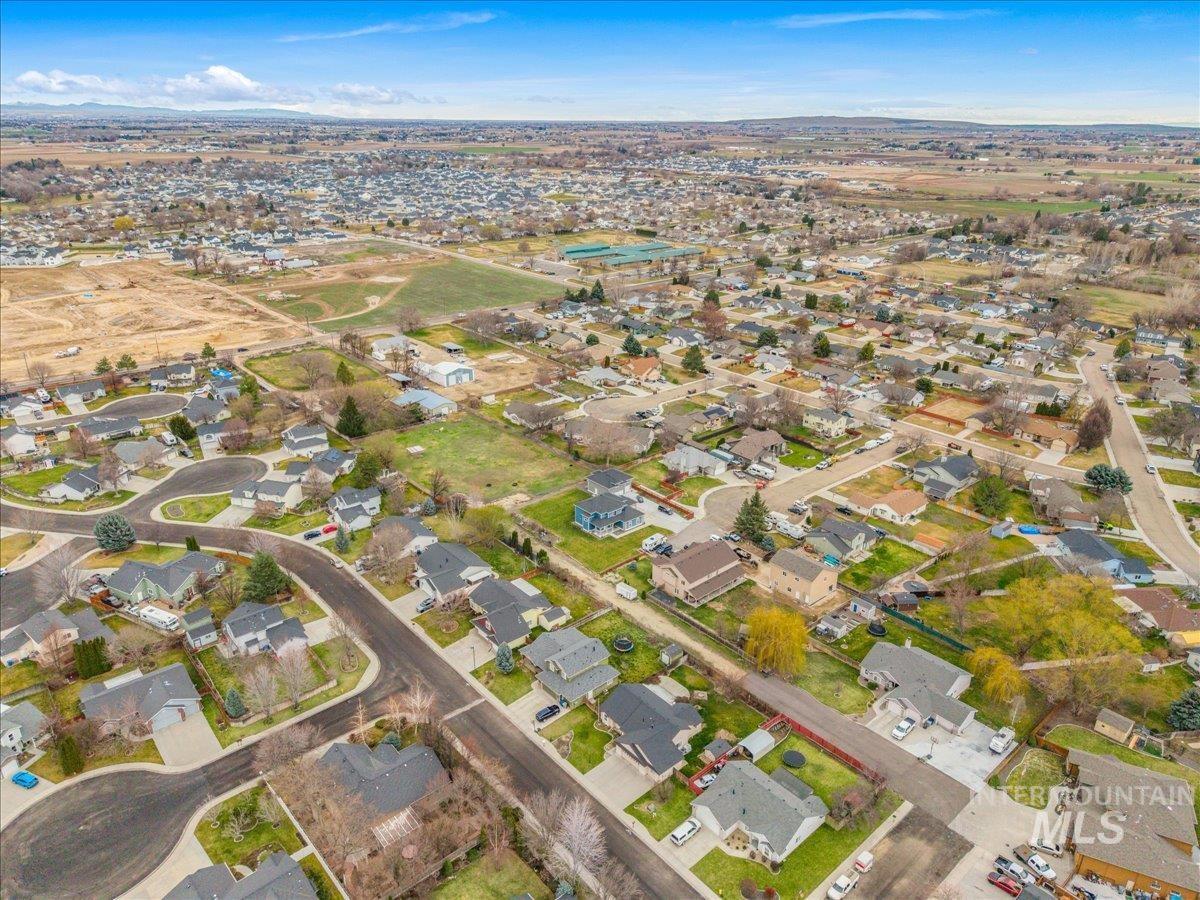 2805 E Umatilla Dr, Nampa, Idaho 83686, 3 Bedrooms, 2 Bathrooms, Residential For Sale, Price $429,900,MLS 98977185