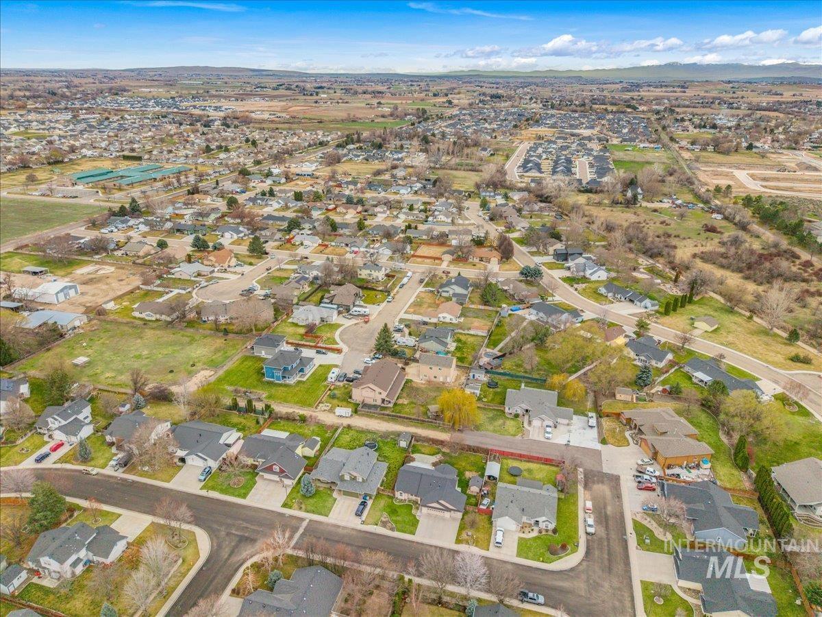 2805 E Umatilla Dr, Nampa, Idaho 83686, 3 Bedrooms, 2 Bathrooms, Residential For Sale, Price $429,900,MLS 98977185