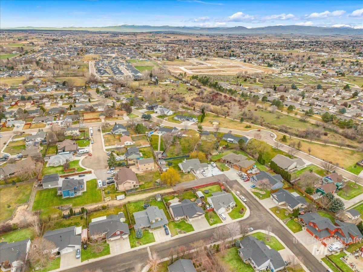 2805 E Umatilla Dr, Nampa, Idaho 83686, 3 Bedrooms, 2 Bathrooms, Residential For Sale, Price $429,900,MLS 98977185