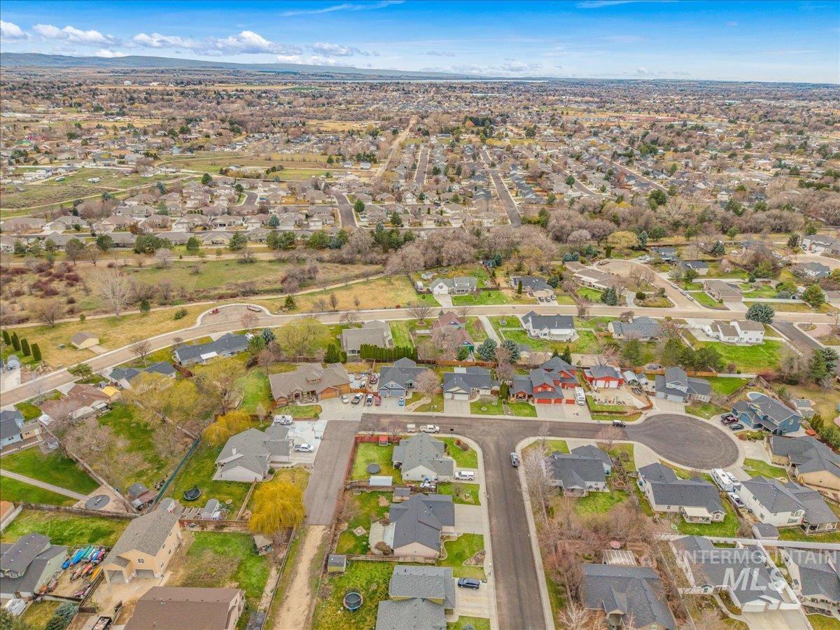 2805 E Umatilla Dr, Nampa, Idaho 83686, 3 Bedrooms, 2 Bathrooms, Residential For Sale, Price $429,900,MLS 98977185