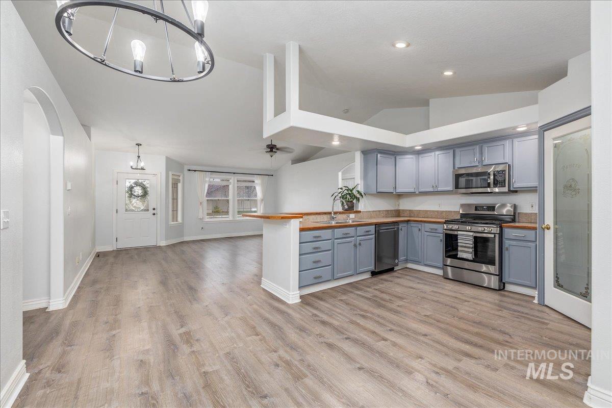 2805 E Umatilla Dr, Nampa, Idaho 83686, 3 Bedrooms, 2 Bathrooms, Residential For Sale, Price $429,900,MLS 98977185