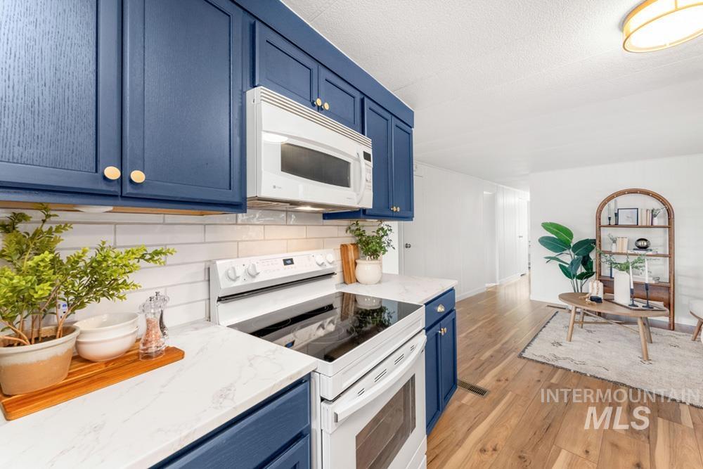 9390 W Ustick Rd, Boise, Idaho 83704, 3 Bedrooms, 2 Bathrooms, Residential For Sale, Price $199,000,MLS 98977188