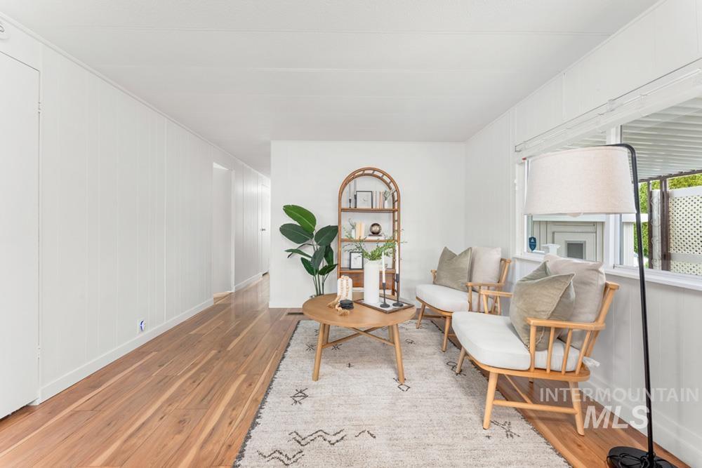 9390 W Ustick Rd, Boise, Idaho 83704, 3 Bedrooms, 2 Bathrooms, Residential For Sale, Price $199,000,MLS 98977188