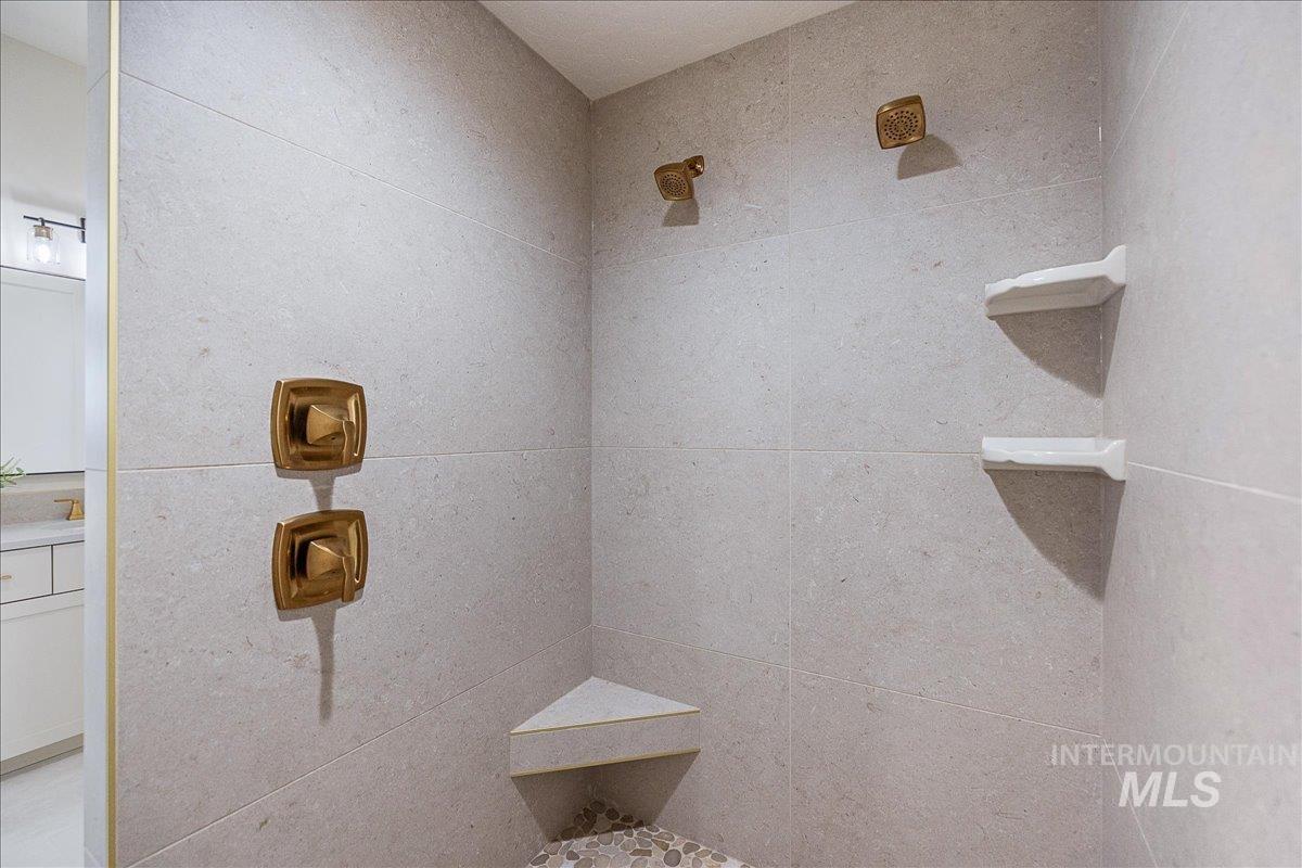 27202 Iron Horse, Caldwell, Idaho 83607, 4 Bedrooms, 3.5 Bathrooms, Residential For Sale, Price $1,350,000,MLS 98977190