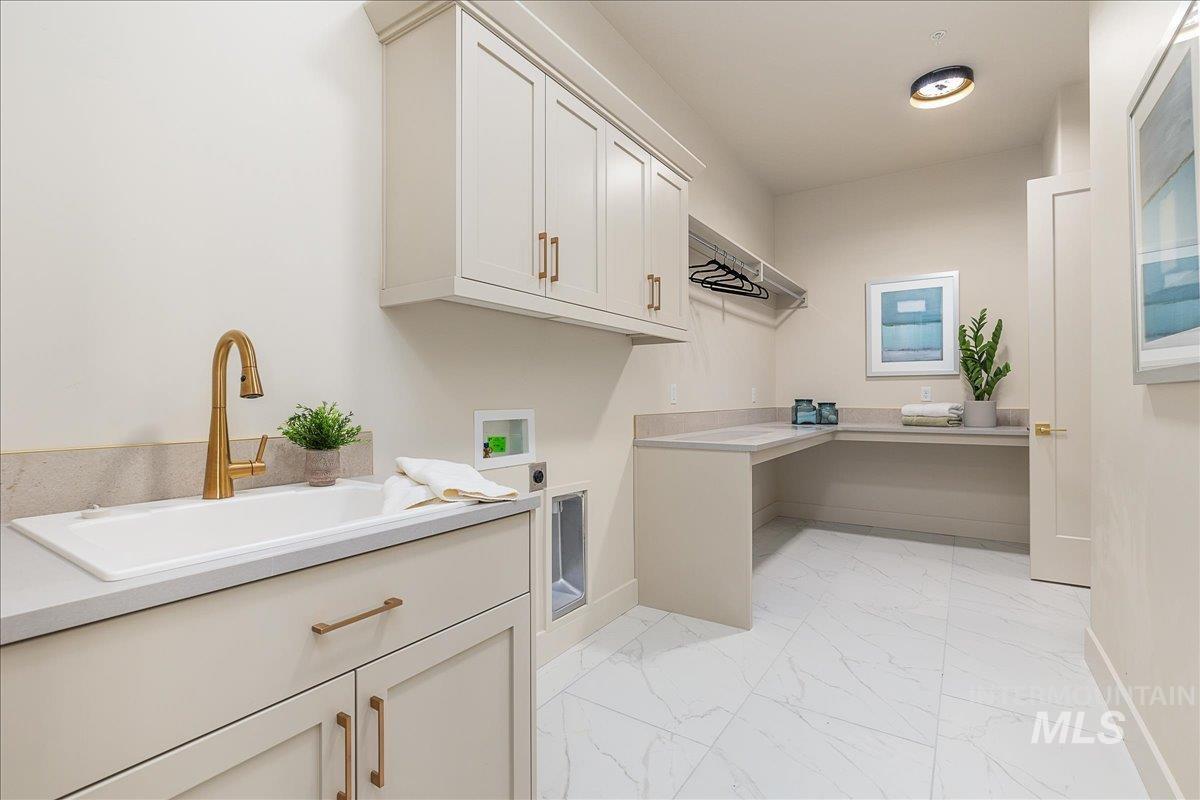 27202 Iron Horse, Caldwell, Idaho 83607, 4 Bedrooms, 3.5 Bathrooms, Residential For Sale, Price $1,350,000,MLS 98977190