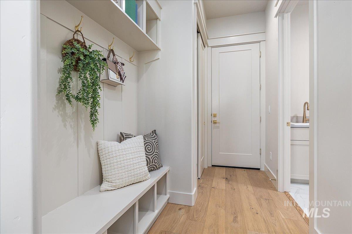 27202 Iron Horse, Caldwell, Idaho 83607, 4 Bedrooms, 3.5 Bathrooms, Residential For Sale, Price $1,350,000,MLS 98977190