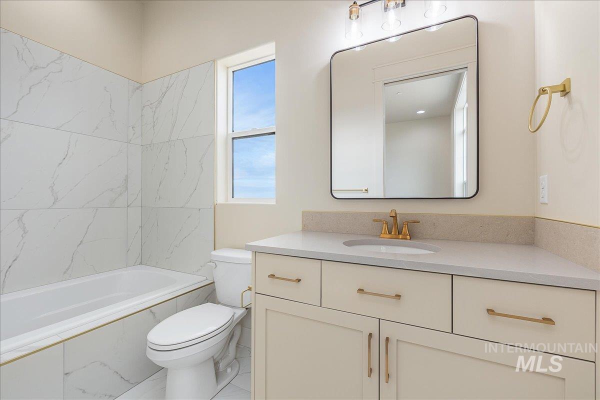 27202 Iron Horse, Caldwell, Idaho 83607, 3 Bedrooms, 3.5 Bathrooms, Residential For Sale, Price $1,239,900,MLS 98977190