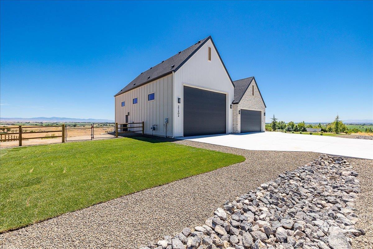 27202 Iron Horse, Caldwell, Idaho 83607, 3 Bedrooms, 3.5 Bathrooms, Residential For Sale, Price $1,239,900,MLS 98977190