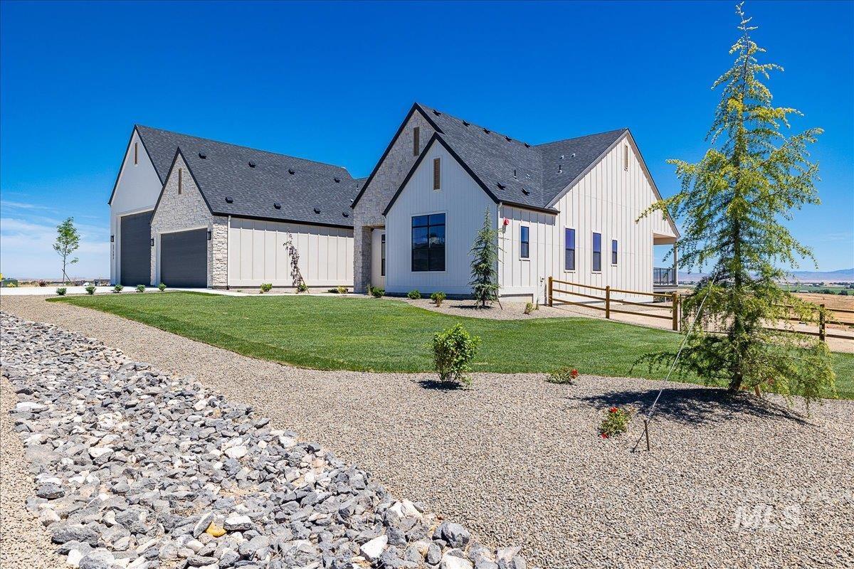 27202 Iron Horse, Caldwell, Idaho 83607, 3 Bedrooms, 3.5 Bathrooms, Residential For Sale, Price $1,239,900,MLS 98977190