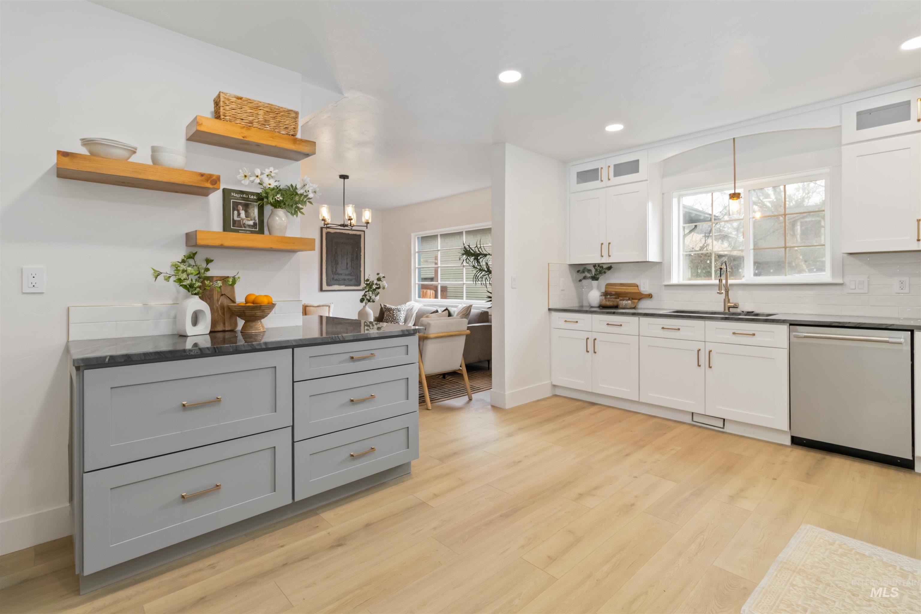 1113 N 20th St, Boise, Idaho 83702, 3 Bedrooms, 3 Bathrooms, Residential For Sale, Price $950,000,MLS 98977191