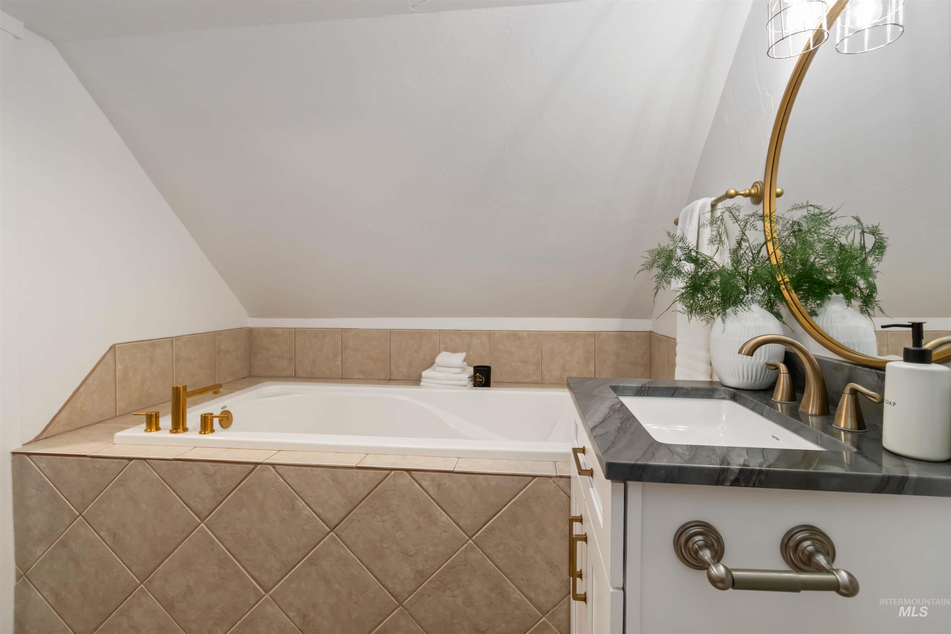 1113 N 20th St, Boise, Idaho 83702, 3 Bedrooms, 3 Bathrooms, Residential For Sale, Price $950,000,MLS 98977191