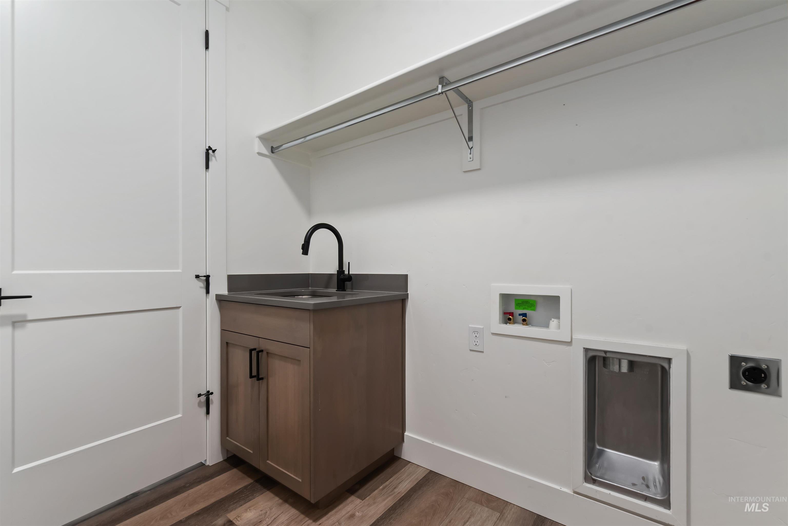 698 N Morning Glory Avenue, Eagle, Idaho 83616-0000, 3 Bedrooms, 2.5 Bathrooms, Residential For Sale, Price $749,900,MLS 98977192