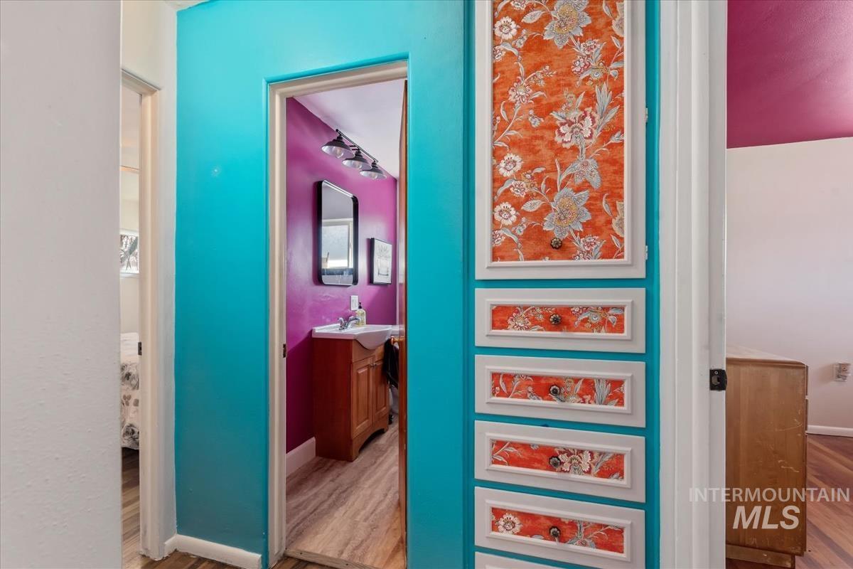 940 N 8th E, Mountain Home, Idaho 83647, 4 Bedrooms, 2 Bathrooms, Residential For Sale, Price $379,900,MLS 98977194