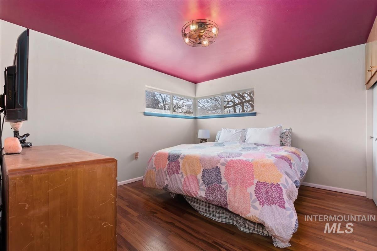 940 N 8th E, Mountain Home, Idaho 83647, 4 Bedrooms, 2 Bathrooms, Residential For Sale, Price $379,900,MLS 98977194